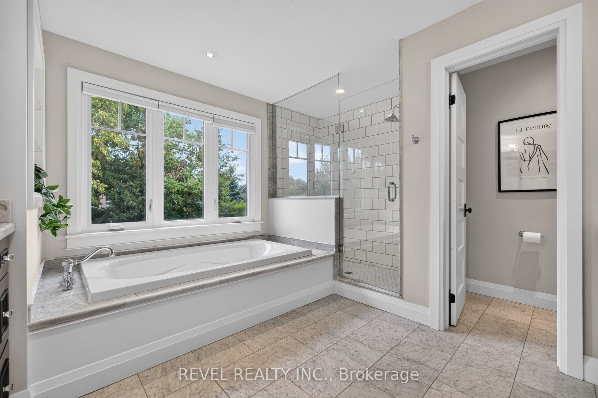 100 Robinwood Crescent Property Photo 29