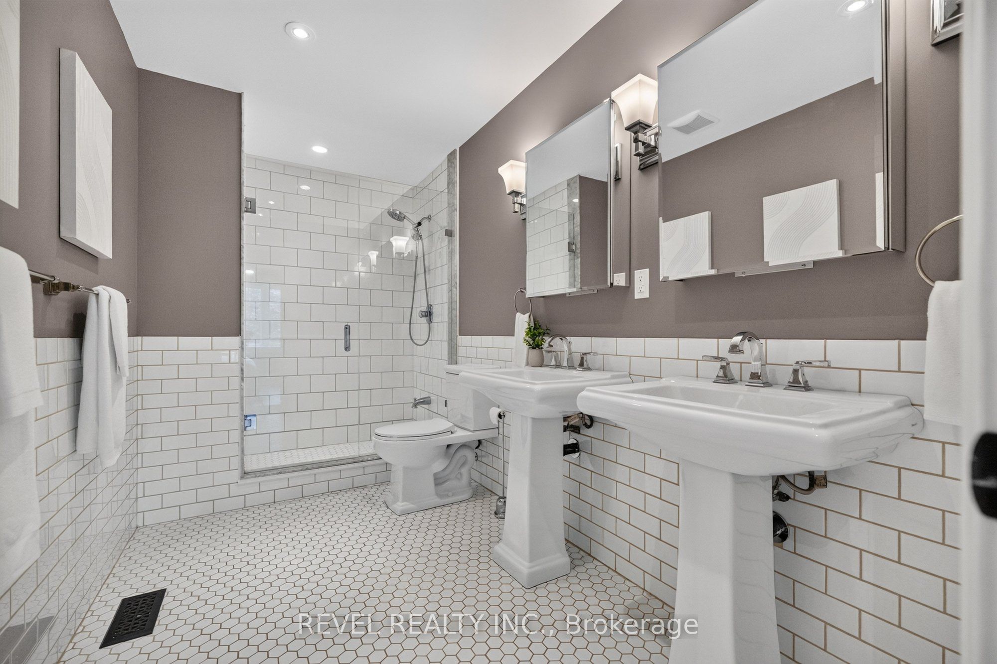 100 Robinwood Crescent Property Photo 32