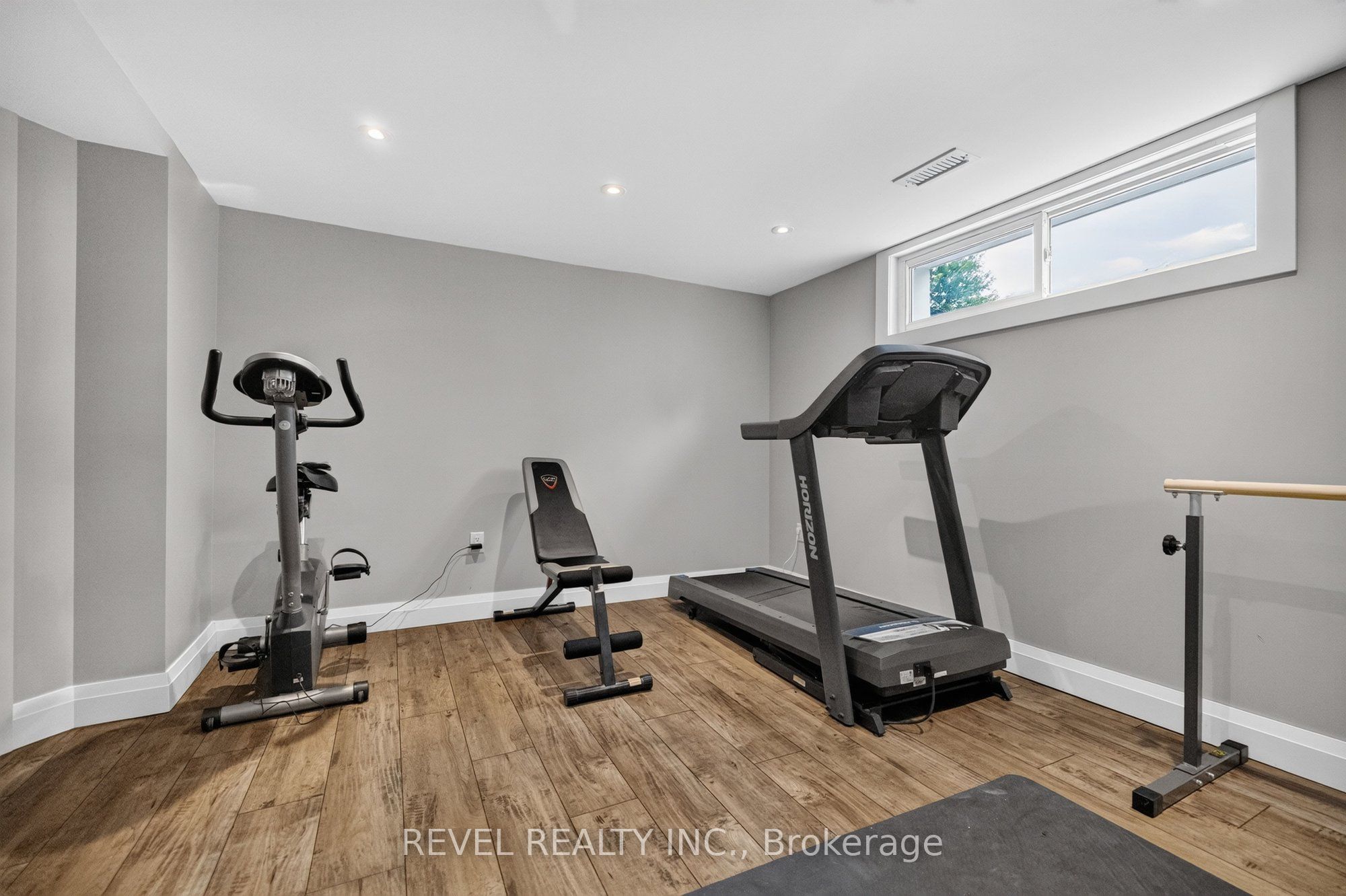 100 Robinwood Crescent Property Photo 41