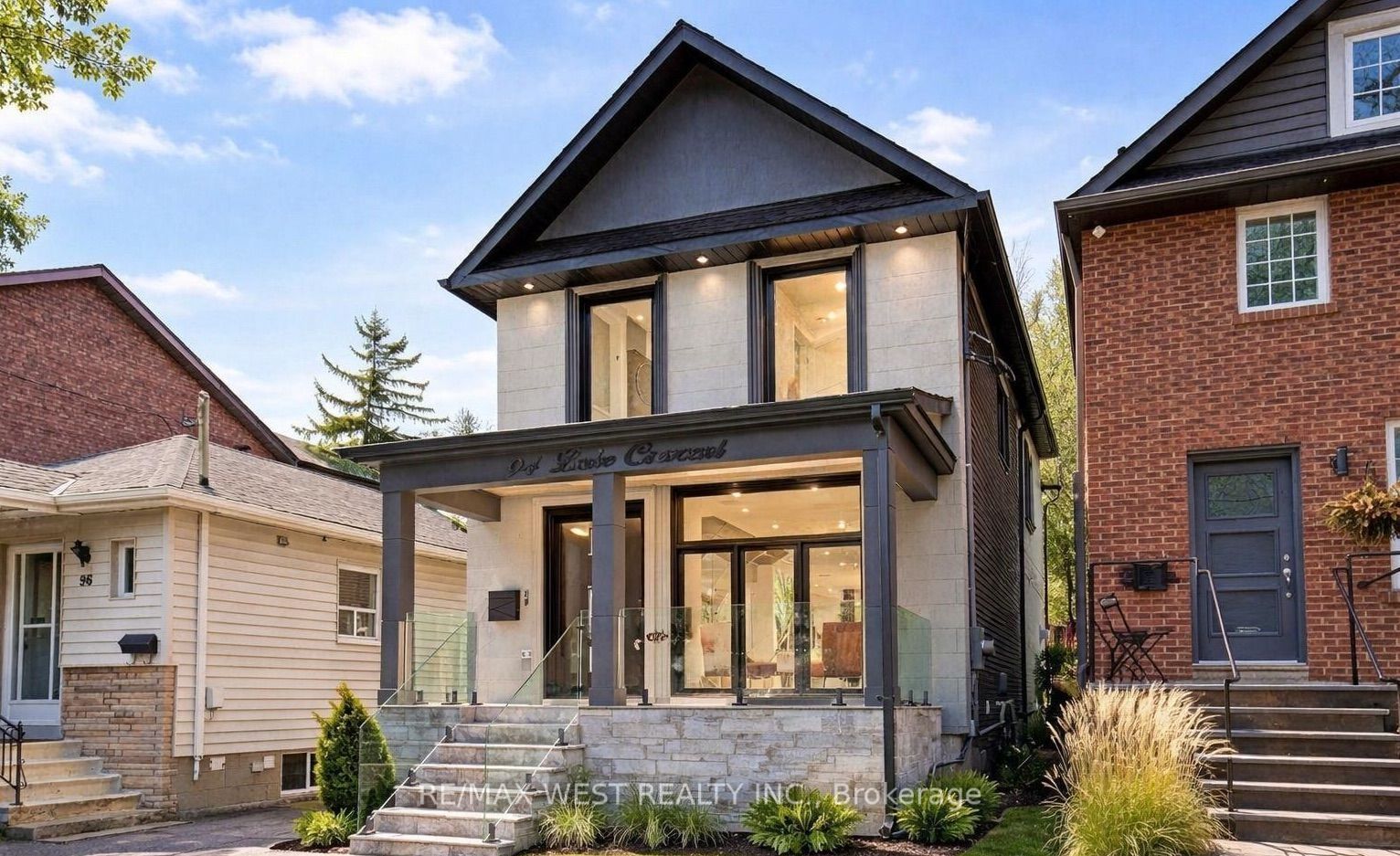 94 Lake Crescent