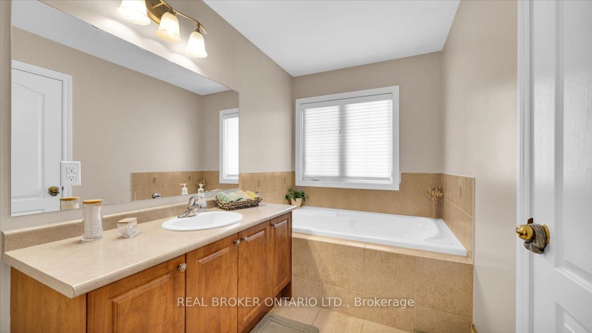636 Serafini Crescent Property Photo 23