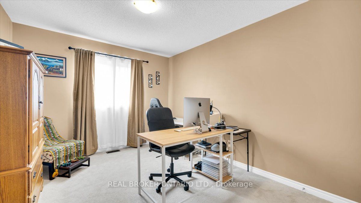 636 Serafini Crescent Property Photo 31