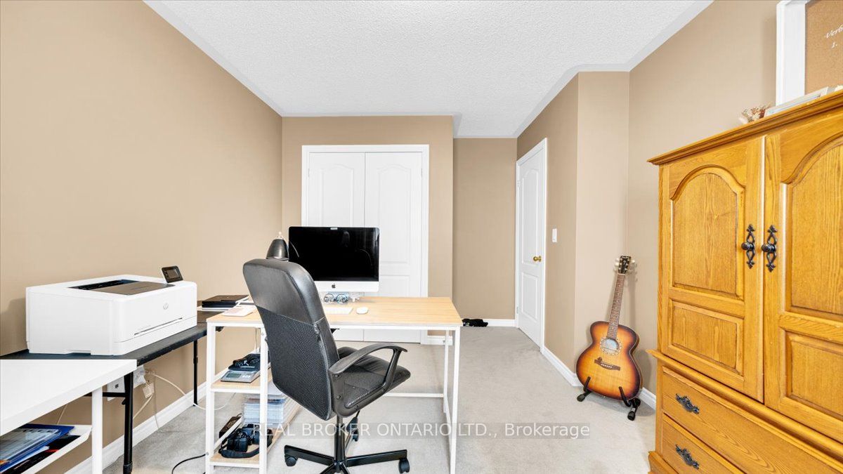 636 Serafini Crescent Property Photo 32