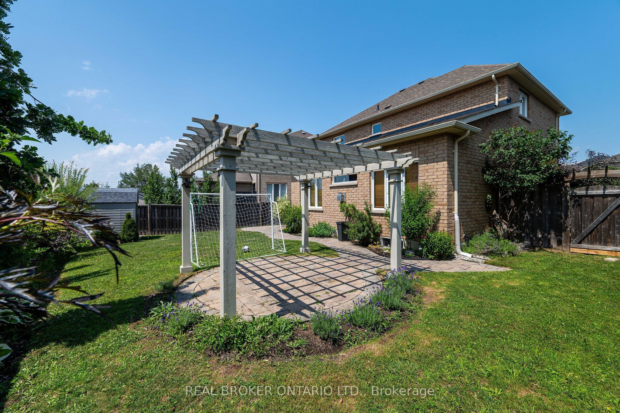 636 Serafini Crescent Property Photo 35