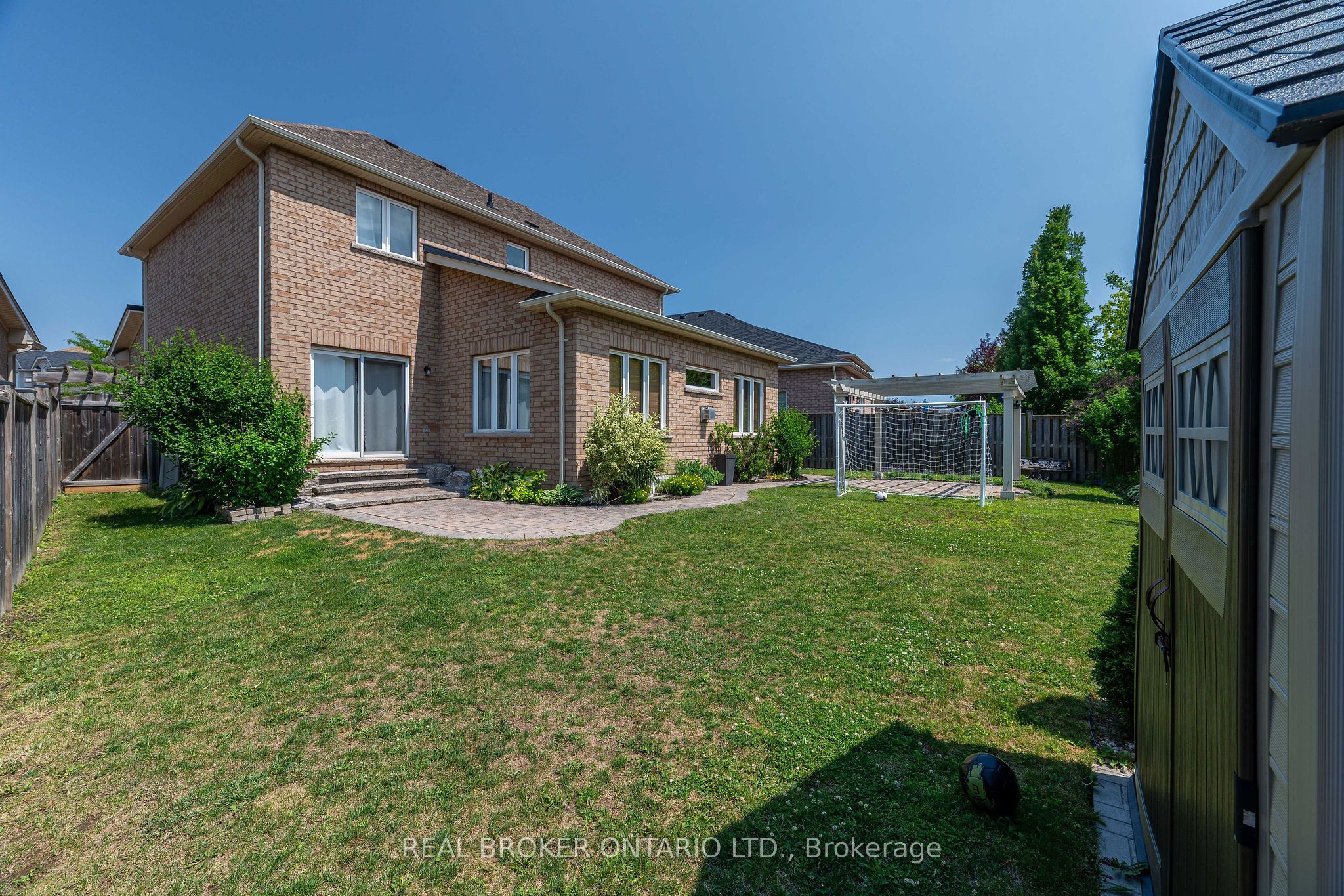 636 Serafini Crescent Property Photo 37