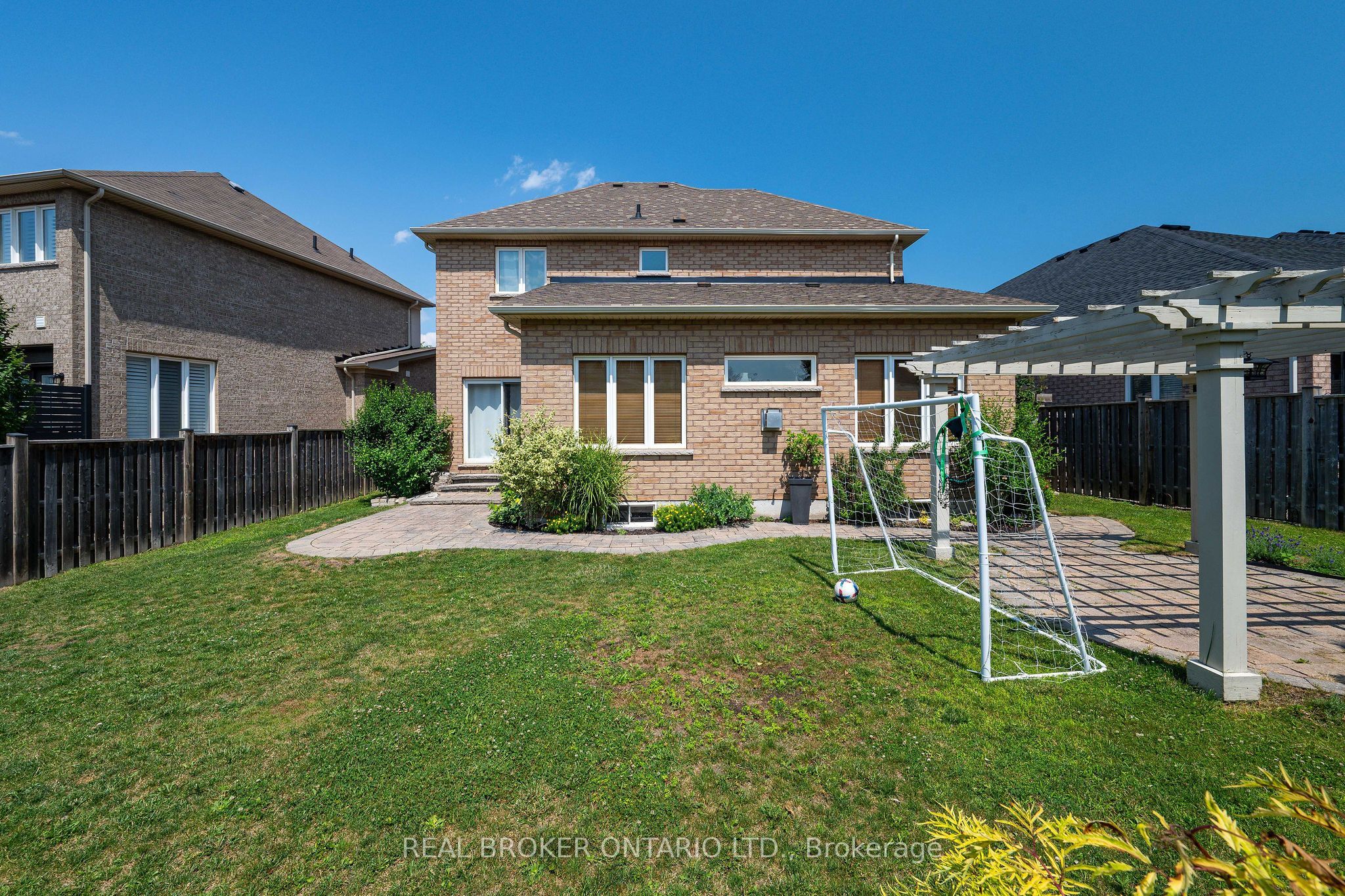 636 Serafini Crescent Property Photo 40