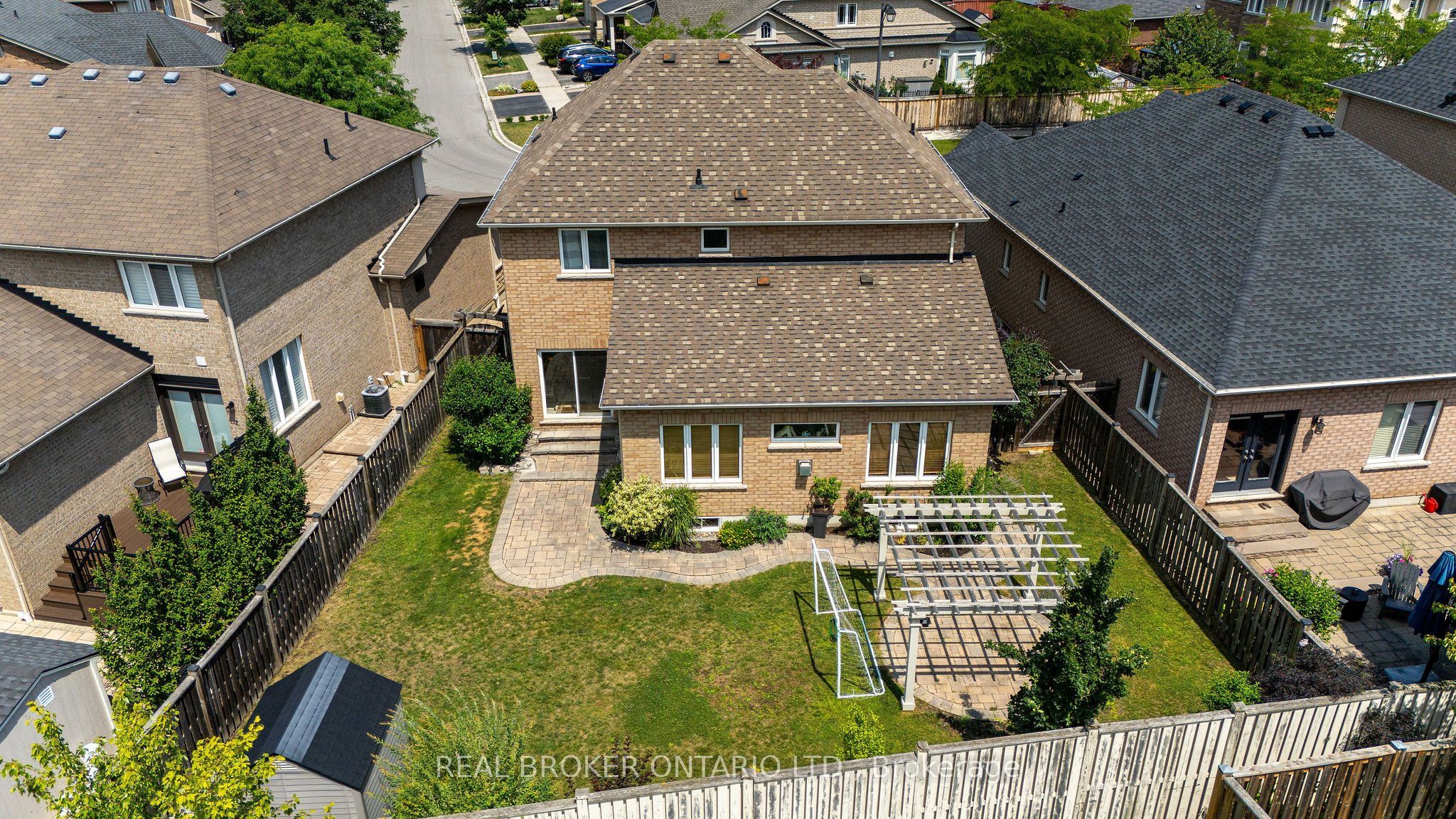 636 Serafini Crescent Property Photo 41