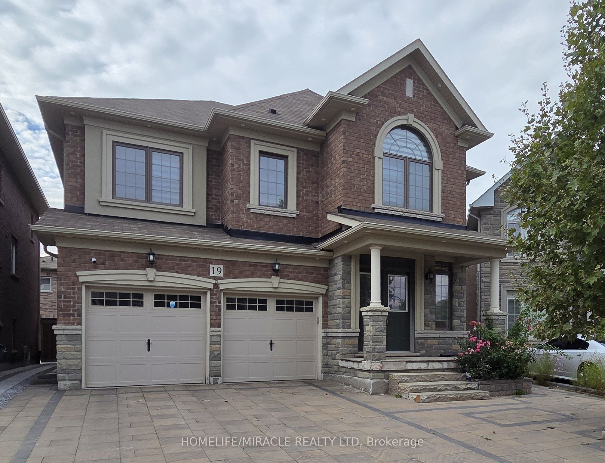 19 Belgium Crescent Property Photo 1