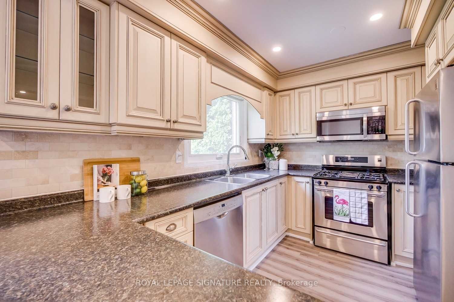 2260 Ridge Landing Property Photo 8