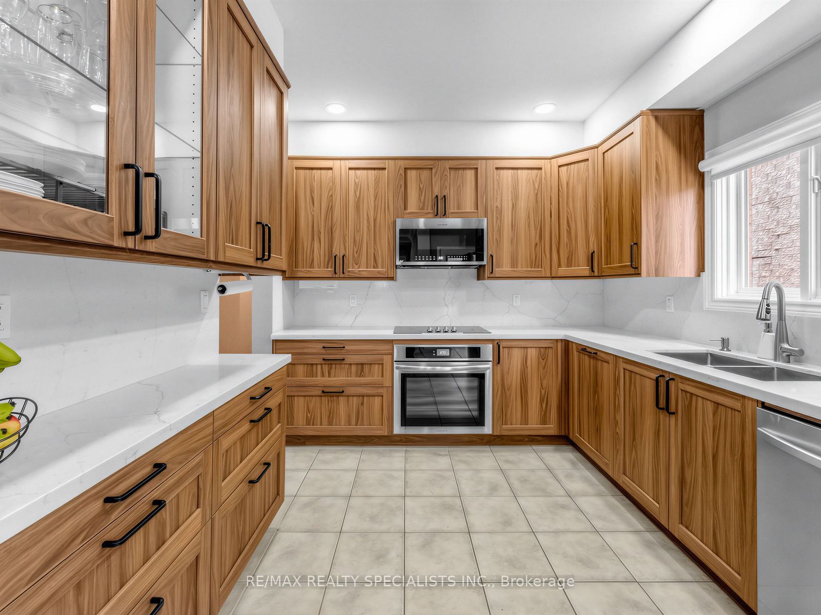 491 Willmott Crescent Property Photo 9