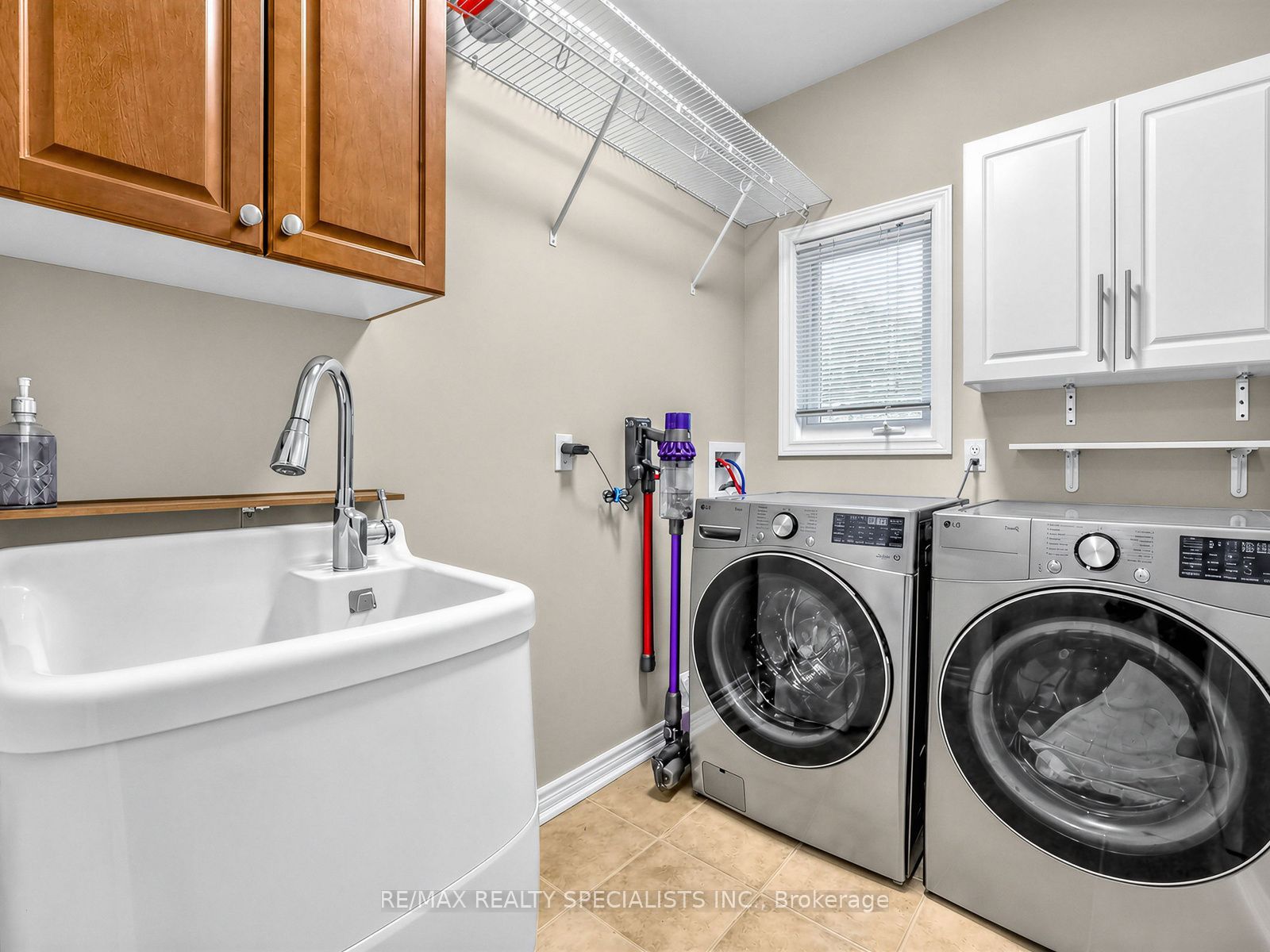 491 Willmott Crescent Property Photo 15