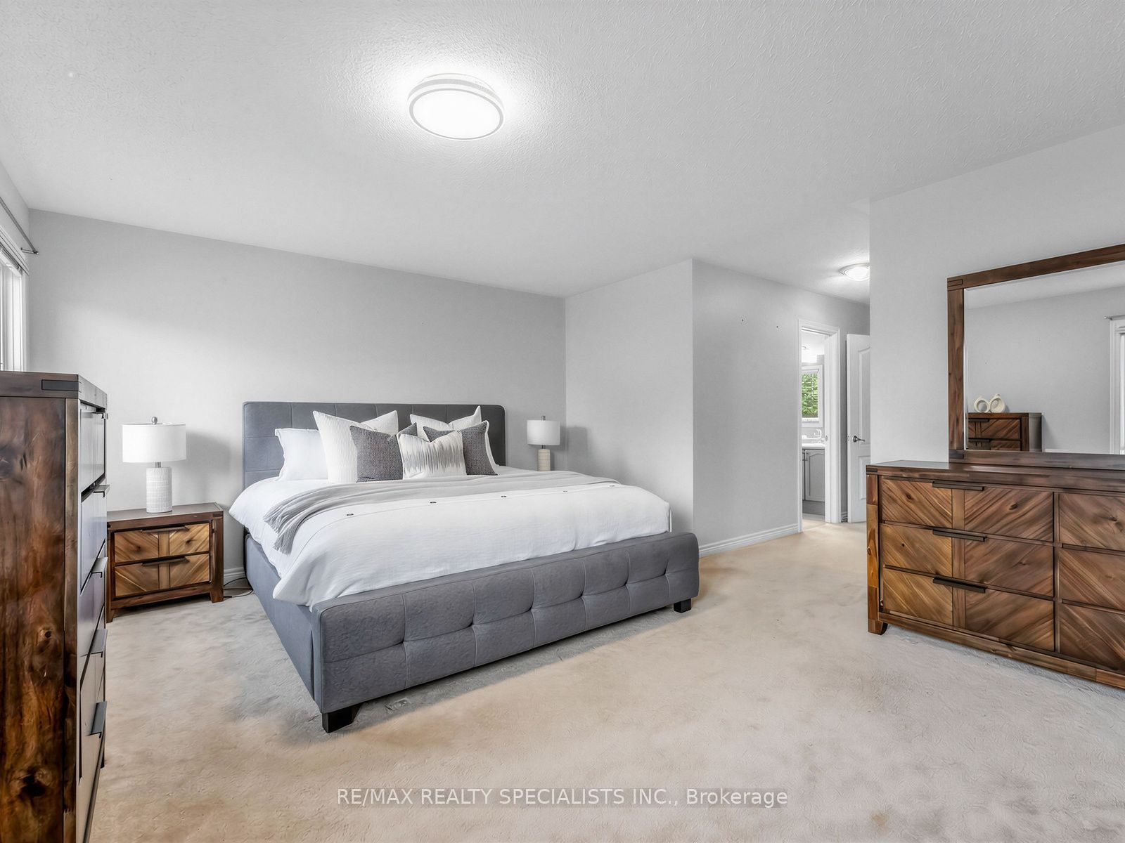 491 Willmott Crescent Property Photo 19