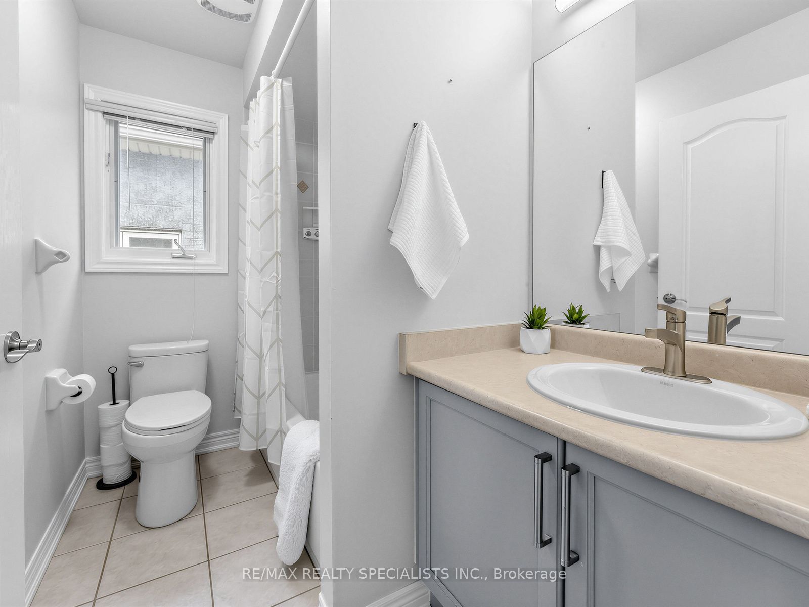 491 Willmott Crescent Property Photo 25