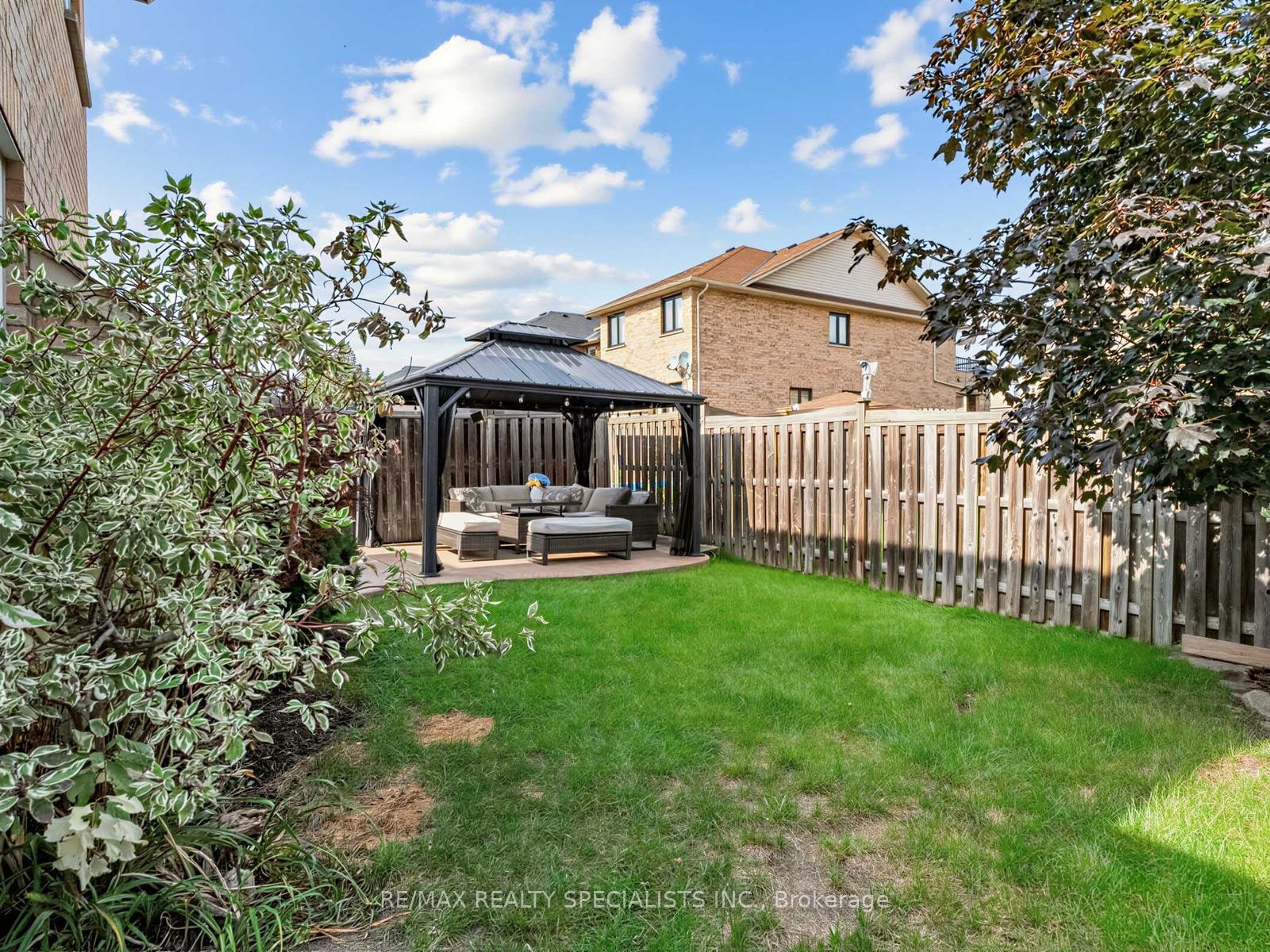 491 Willmott Crescent Property Photo 35