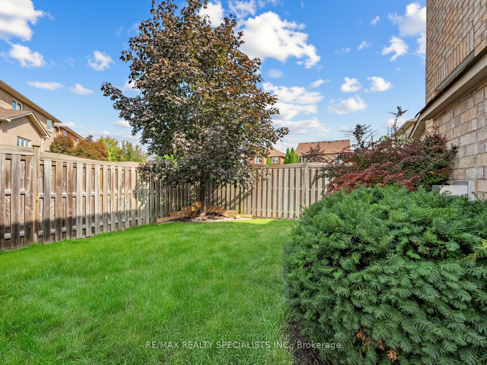 491 Willmott Crescent Property Photo 36