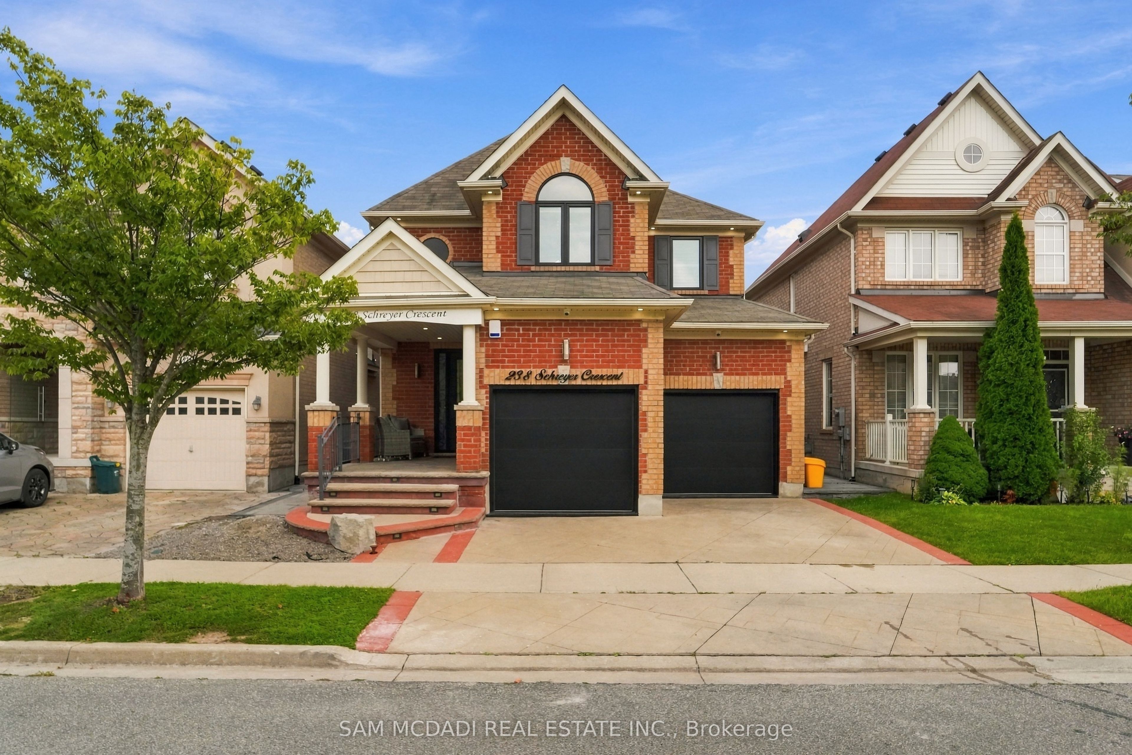 238 Schreyer Crescent Property Photo 2