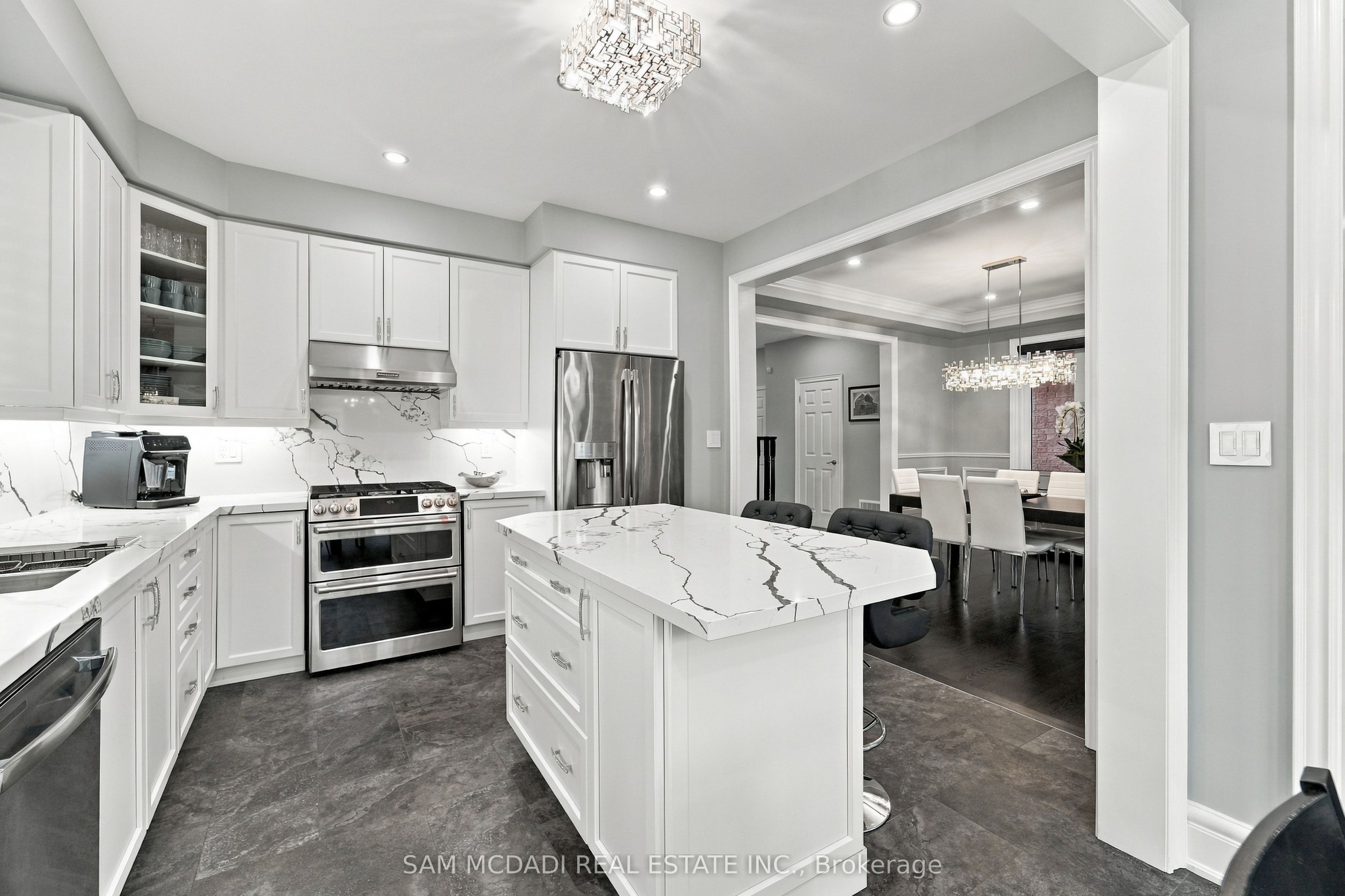 238 Schreyer Crescent Property Photo 16