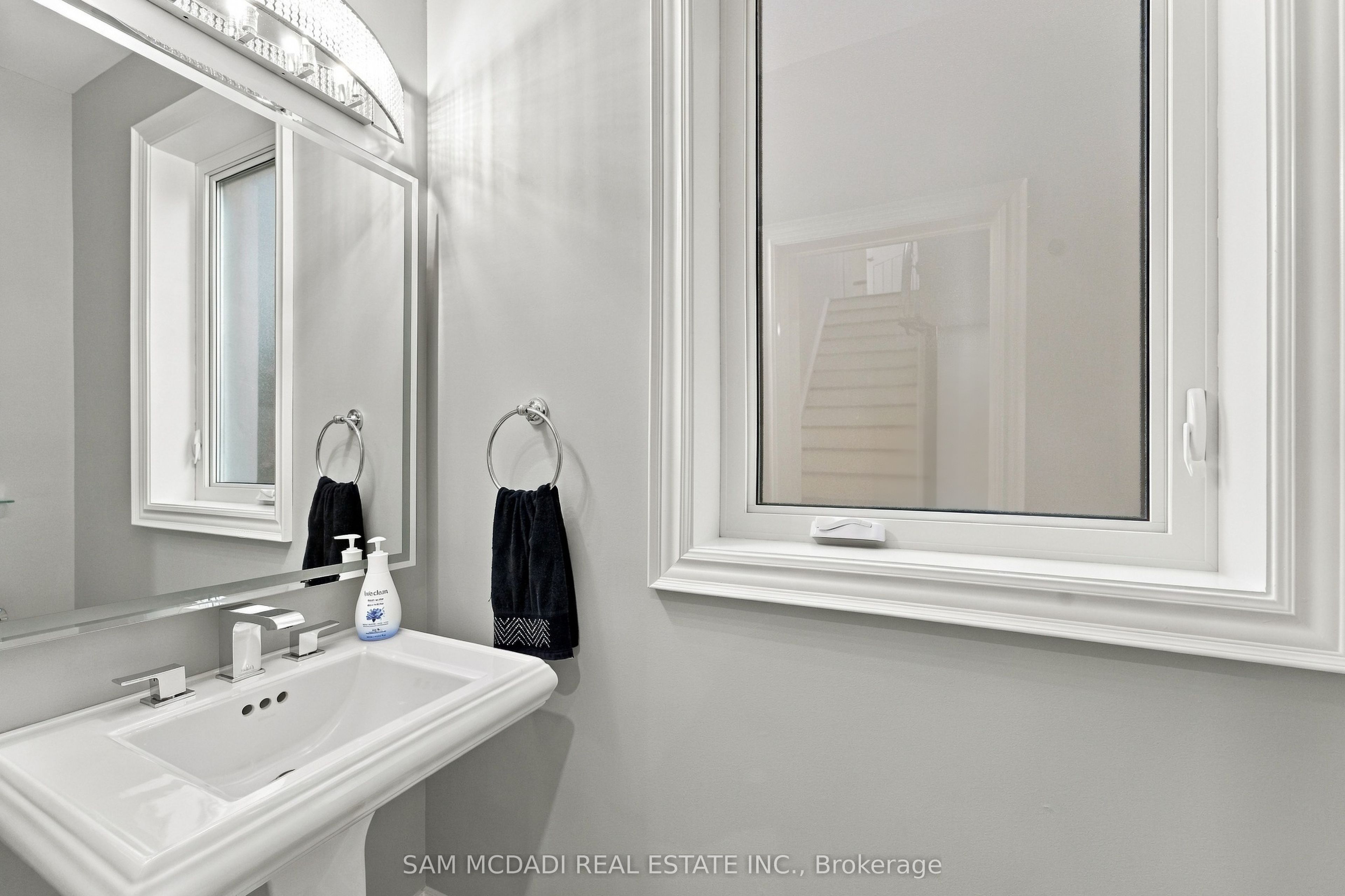 238 Schreyer Crescent Property Photo 17