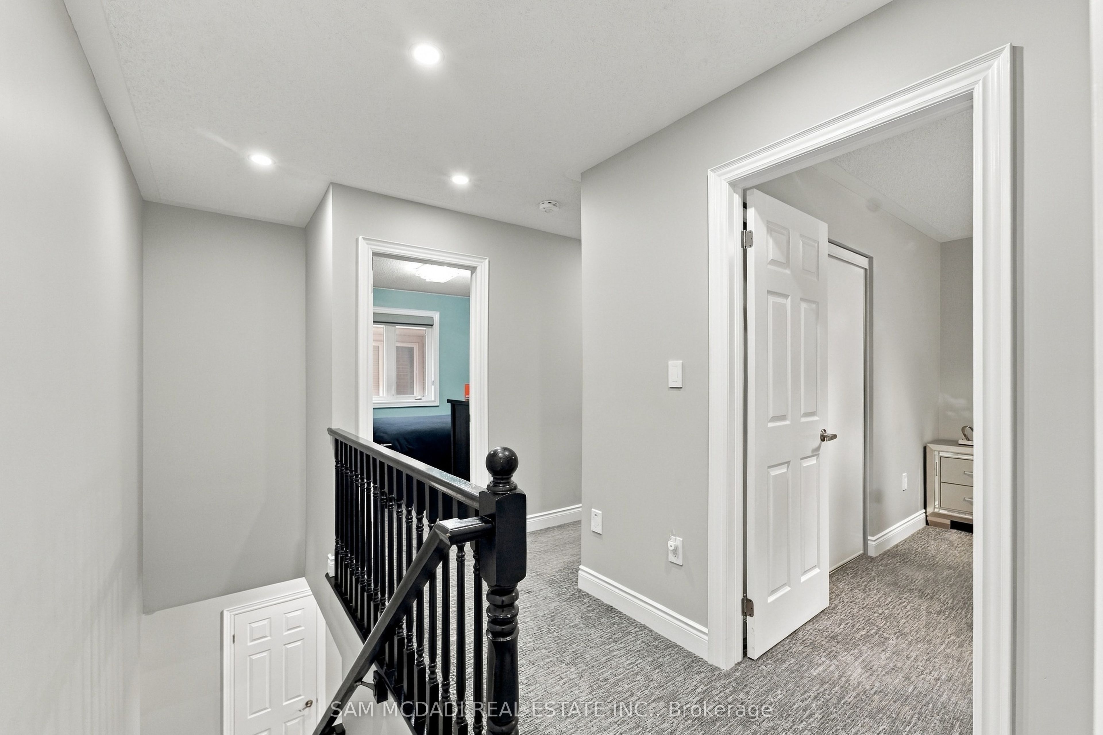 238 Schreyer Crescent Property Photo 24