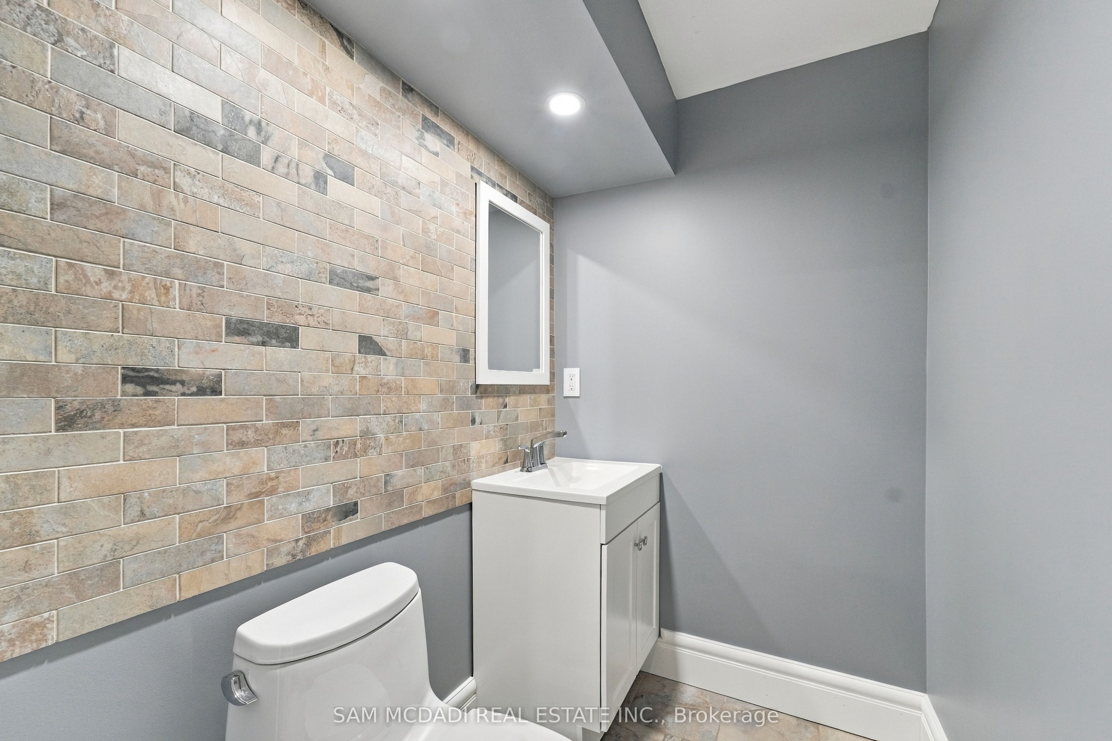 238 Schreyer Crescent Property Photo 39