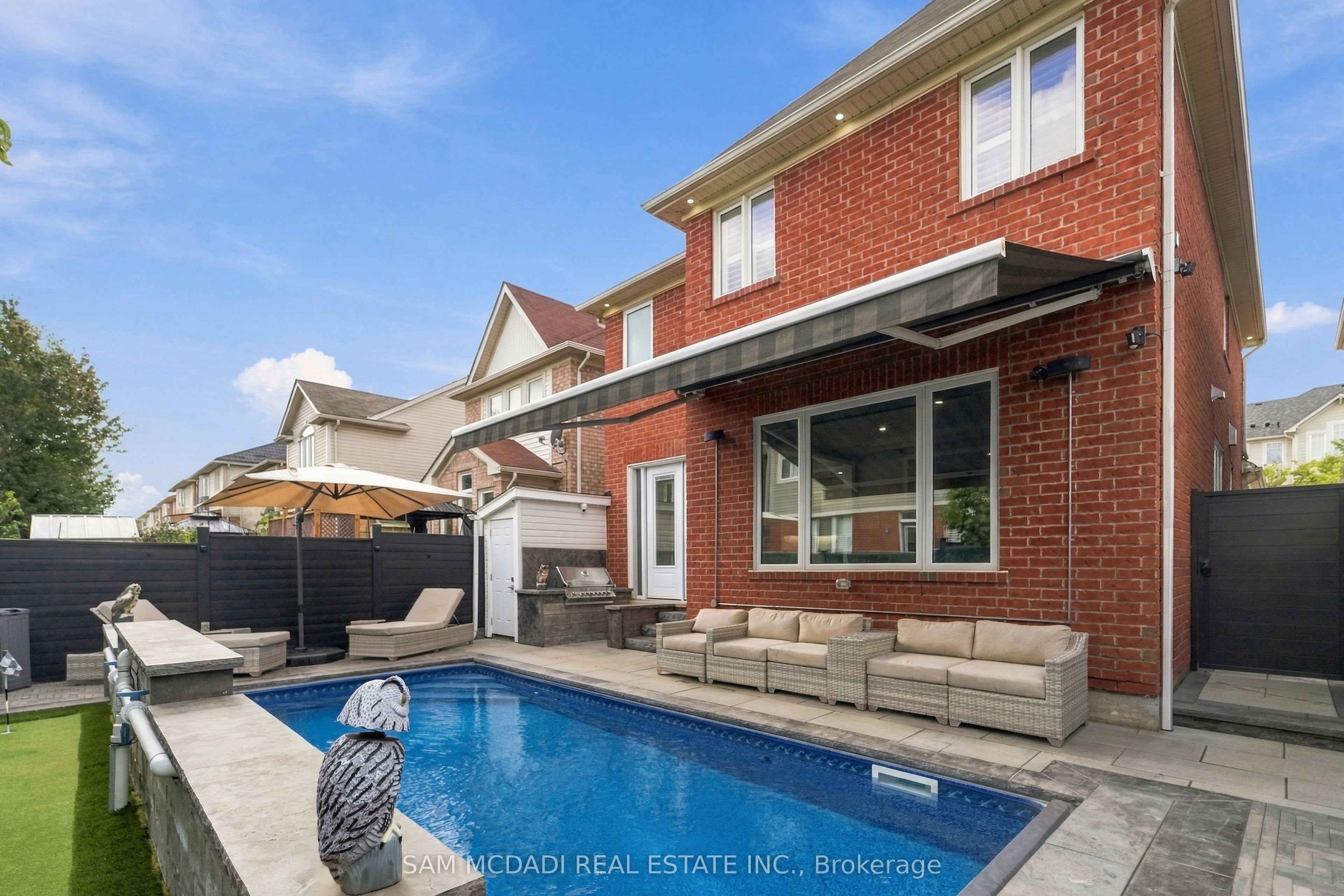 238 Schreyer Crescent Property Photo 40