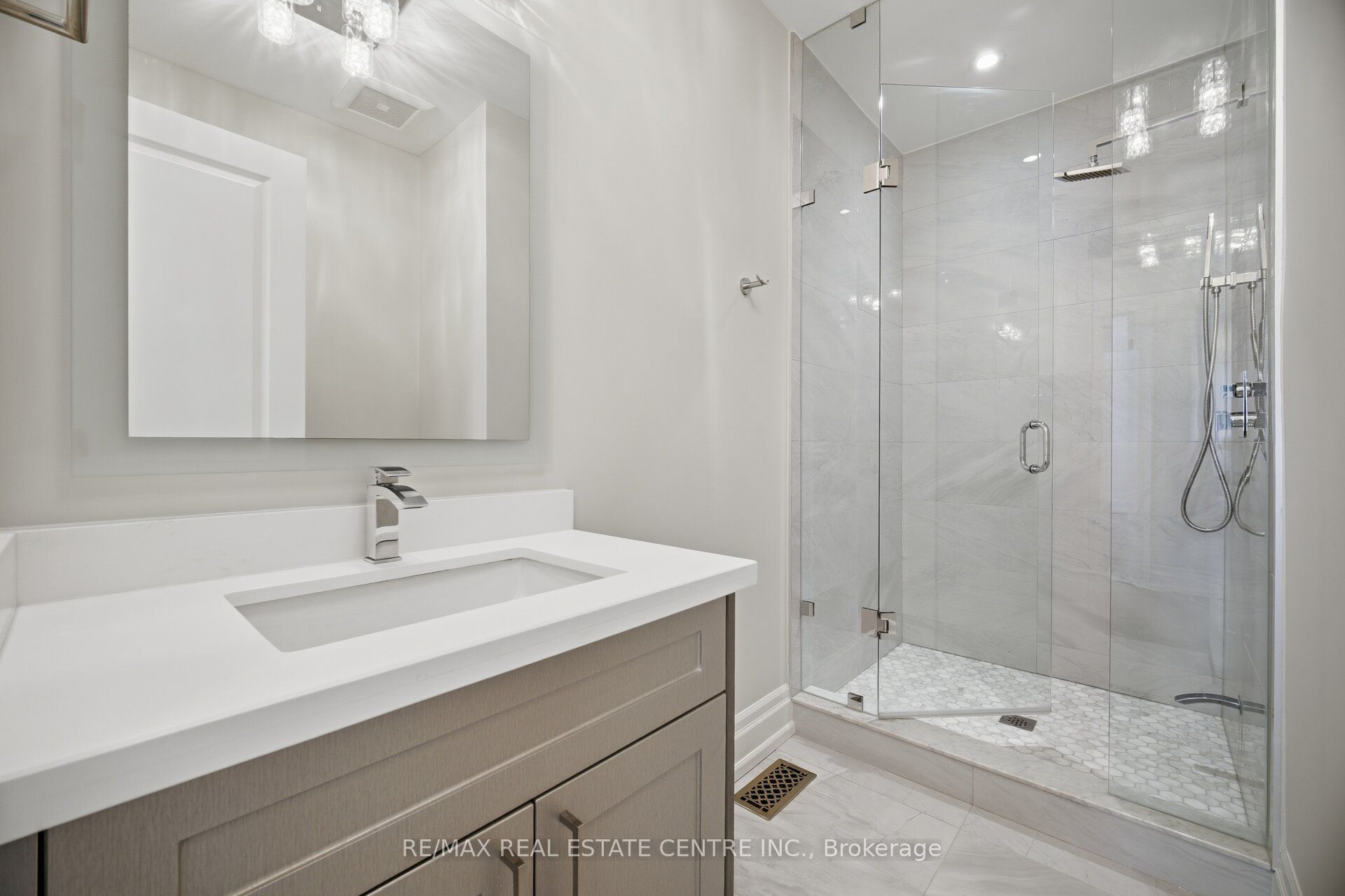 1496 Mansfield Drive Property Photo 33
