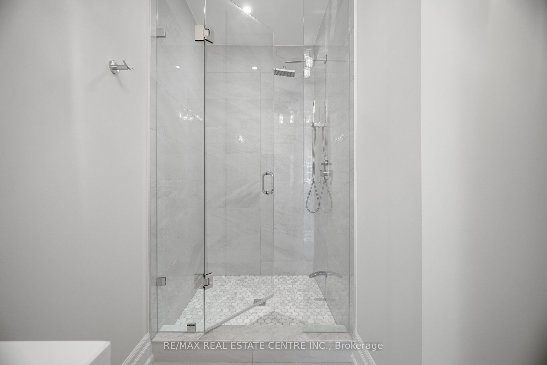 1496 Mansfield Drive Property Photo 34