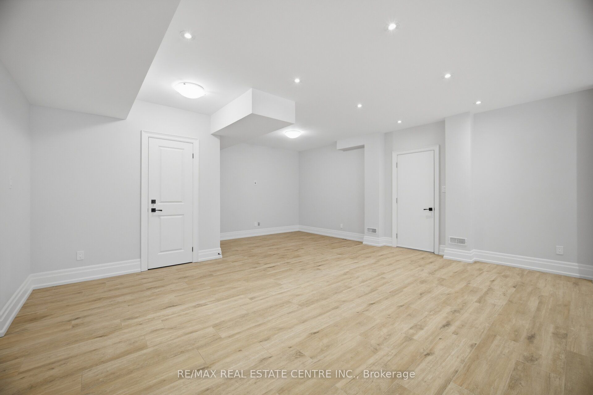 1496 Mansfield Drive Property Photo 38