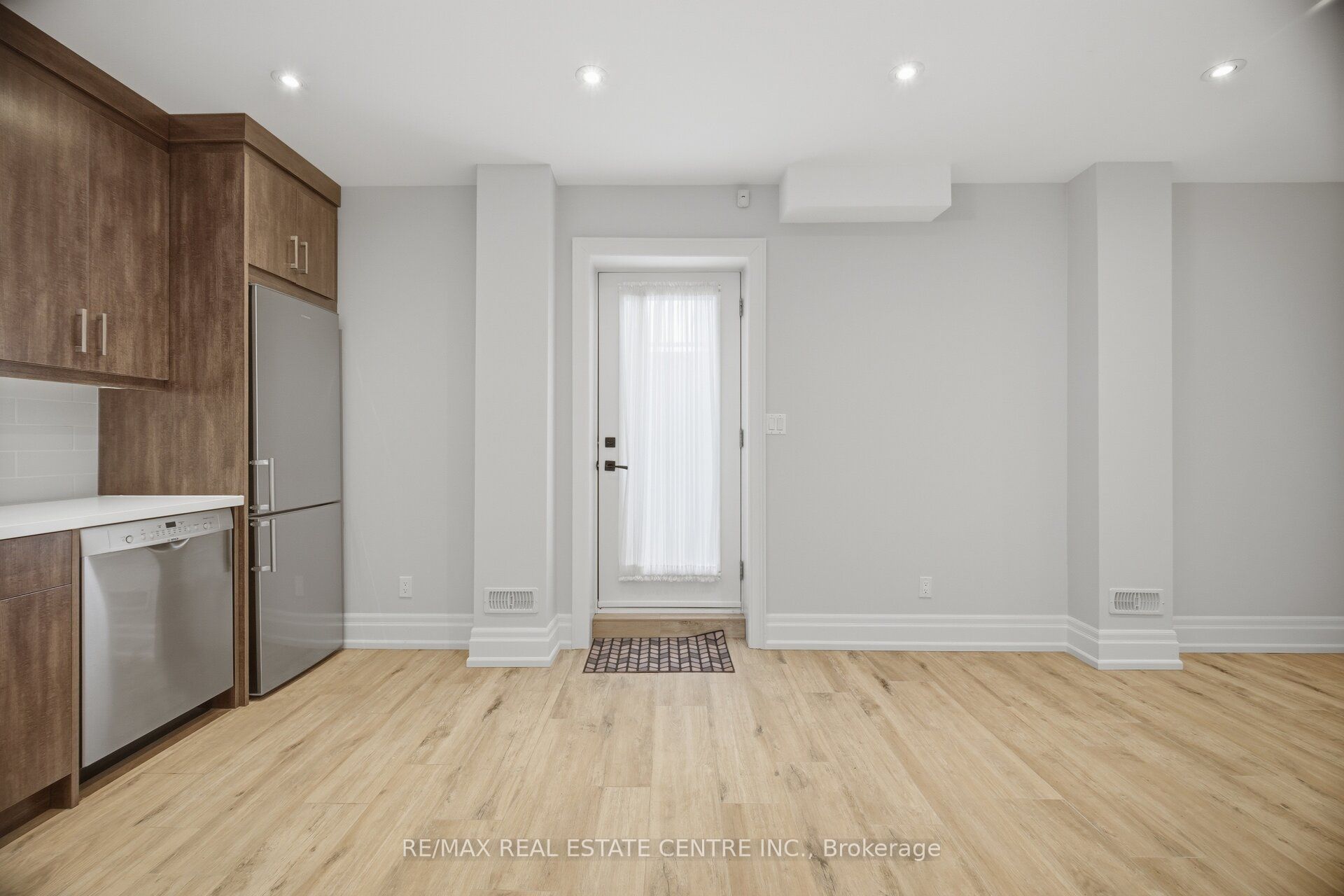 1496 Mansfield Drive Property Photo 43
