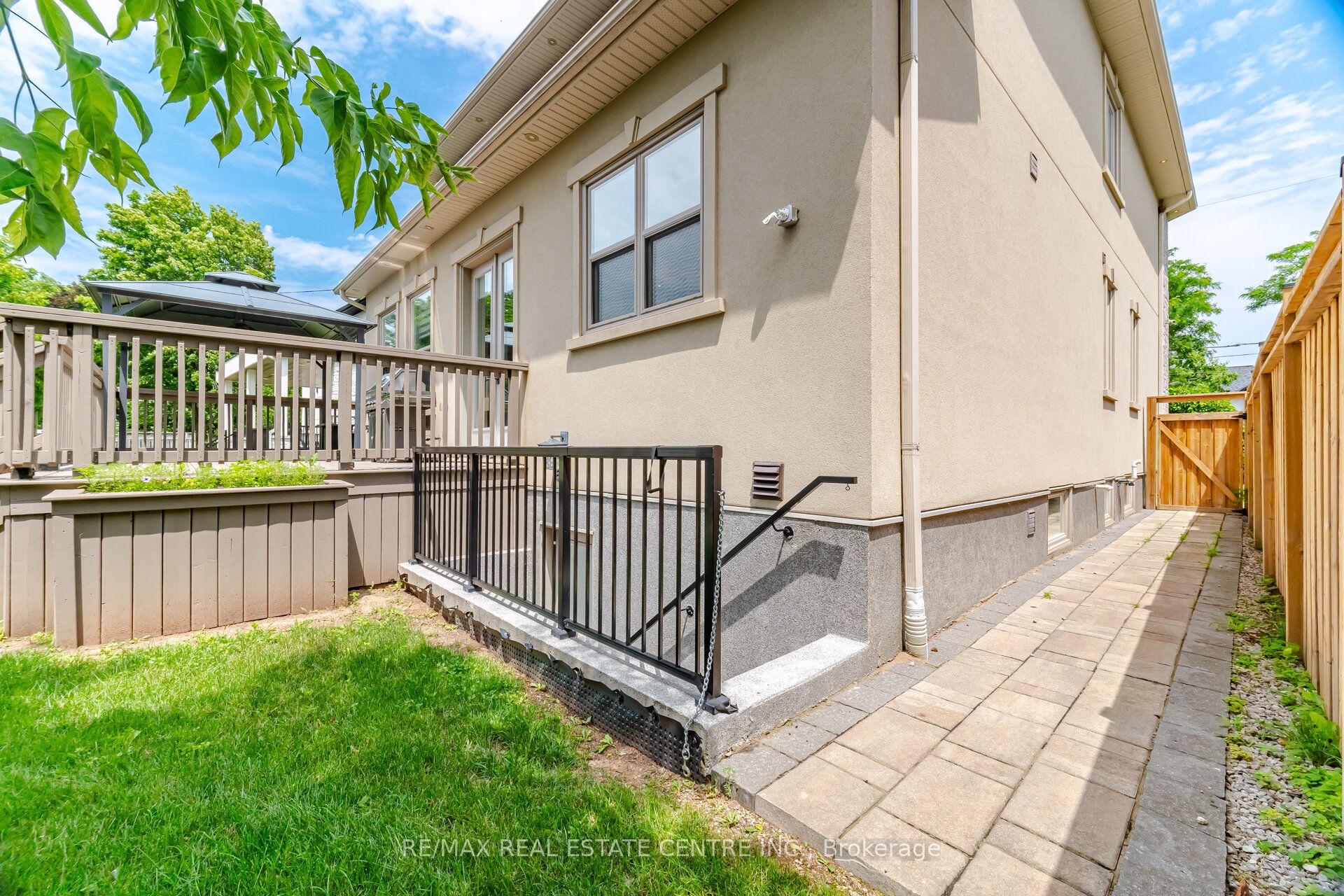 1496 Mansfield Drive Property Photo 45