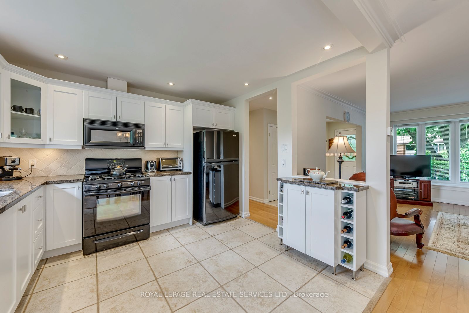 1607 Ewald Road Property Photo 10