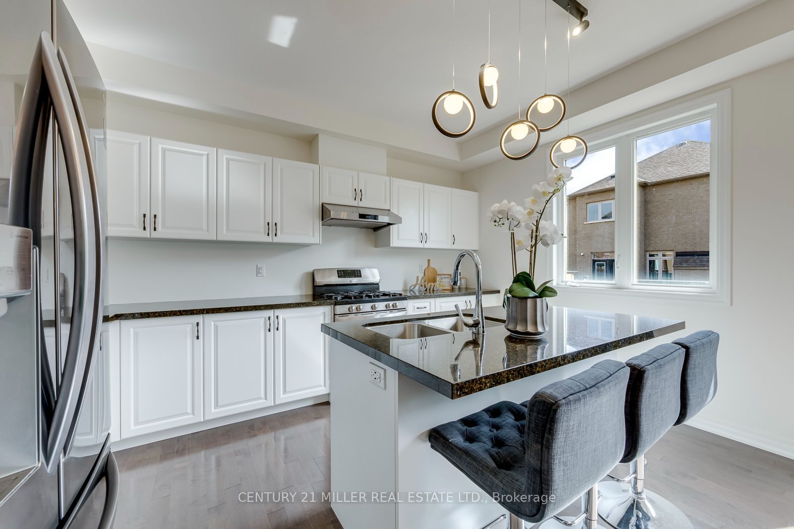 82 Merlin Street Property Photo 12