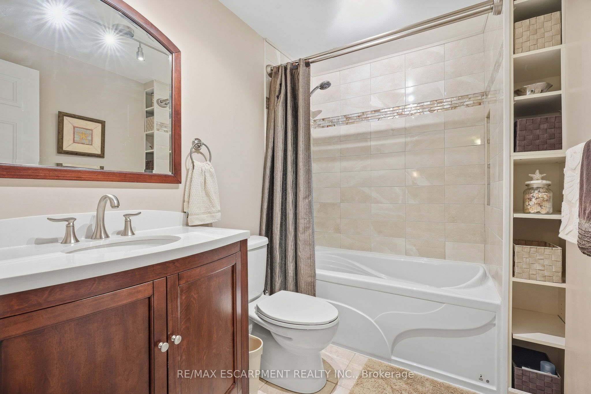 607 Clover Park Crescent Property Photo 27
