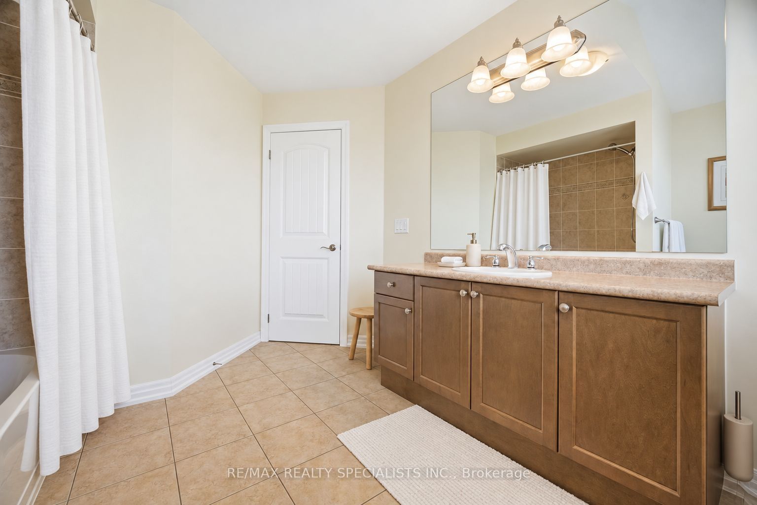 92 Hanson Crescent Property Photo 14