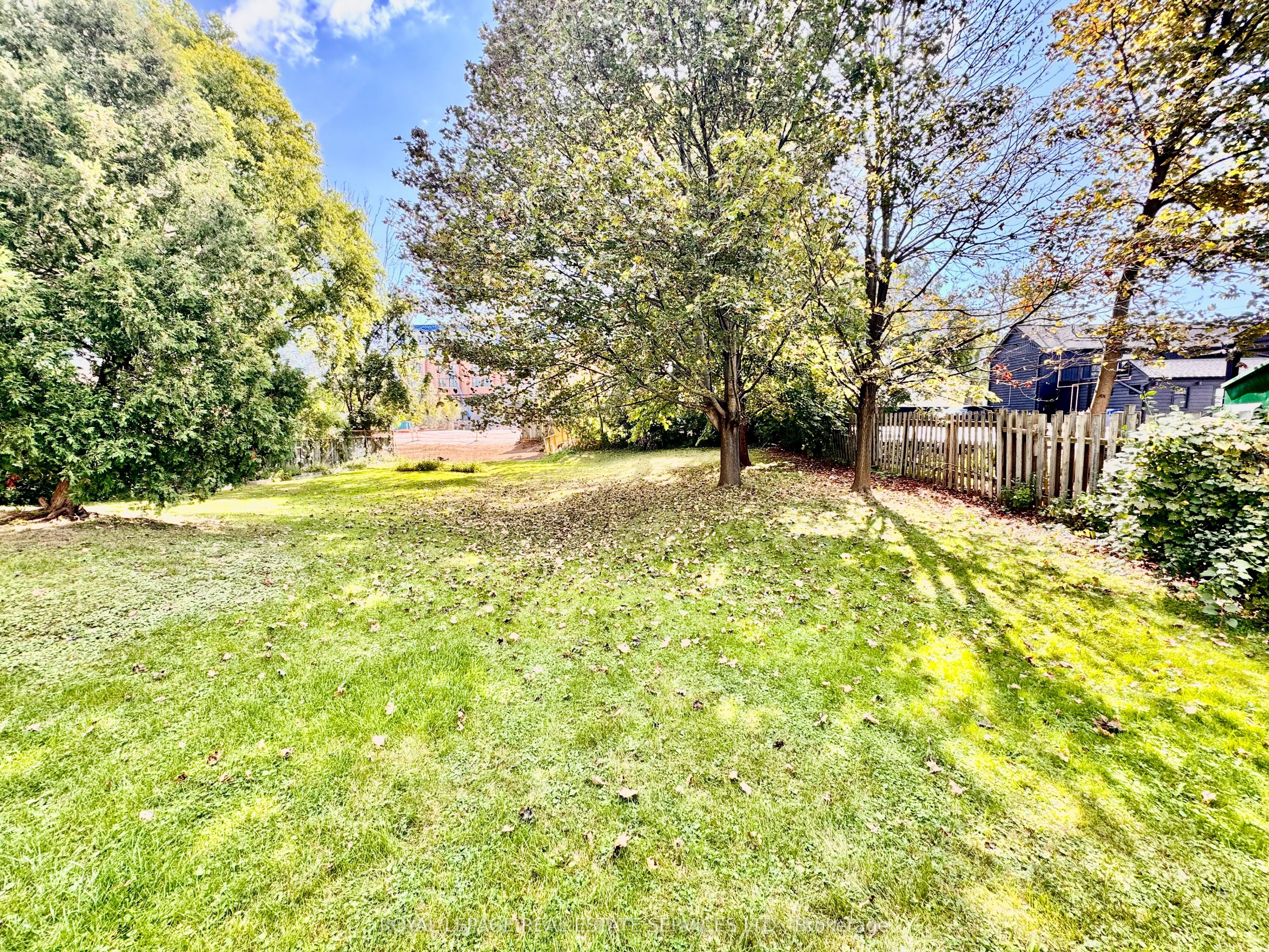 2386 Sovereign Street Property Photo 13