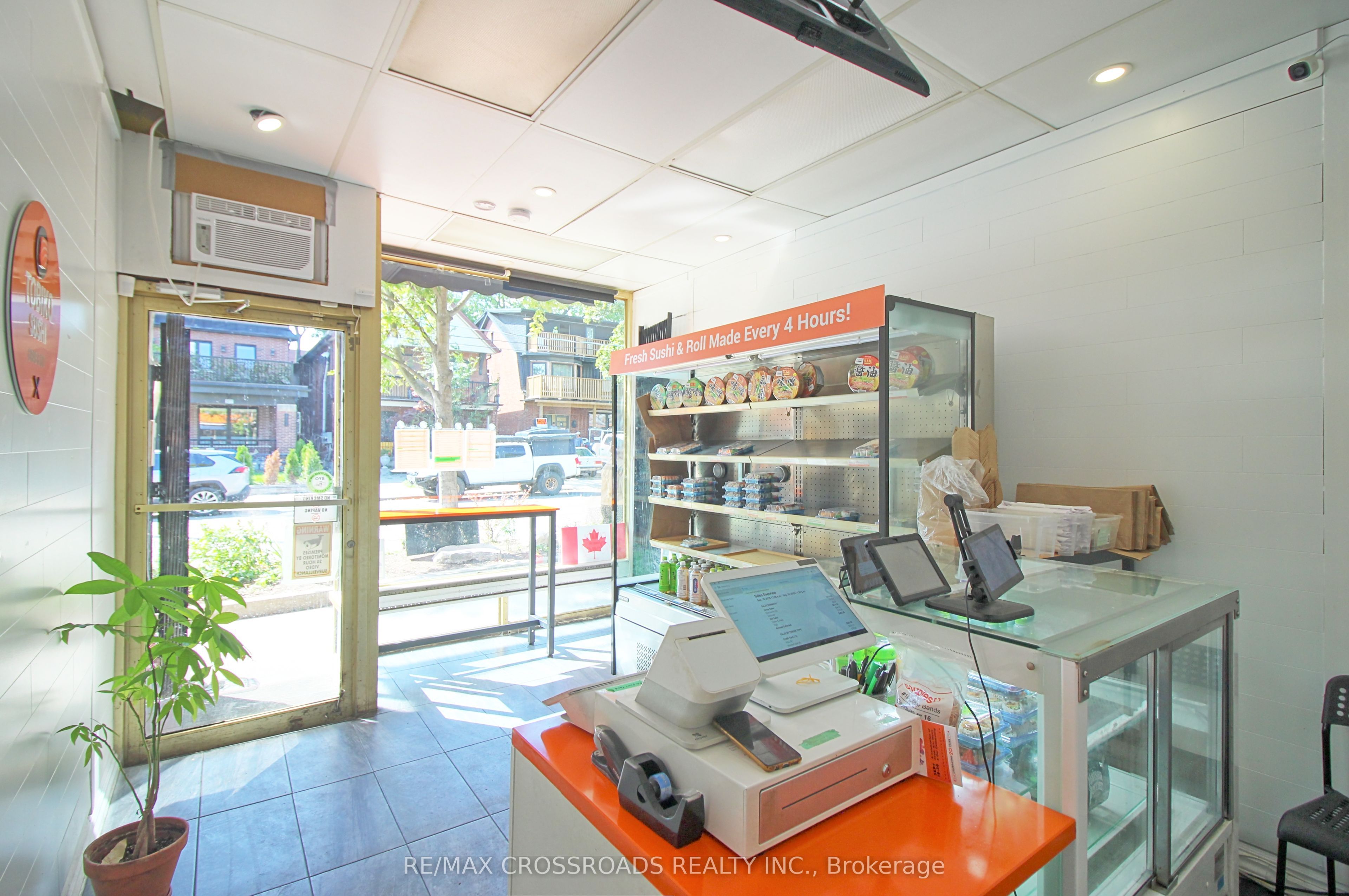 67 Roncesvalles Avenue Property Photo 3