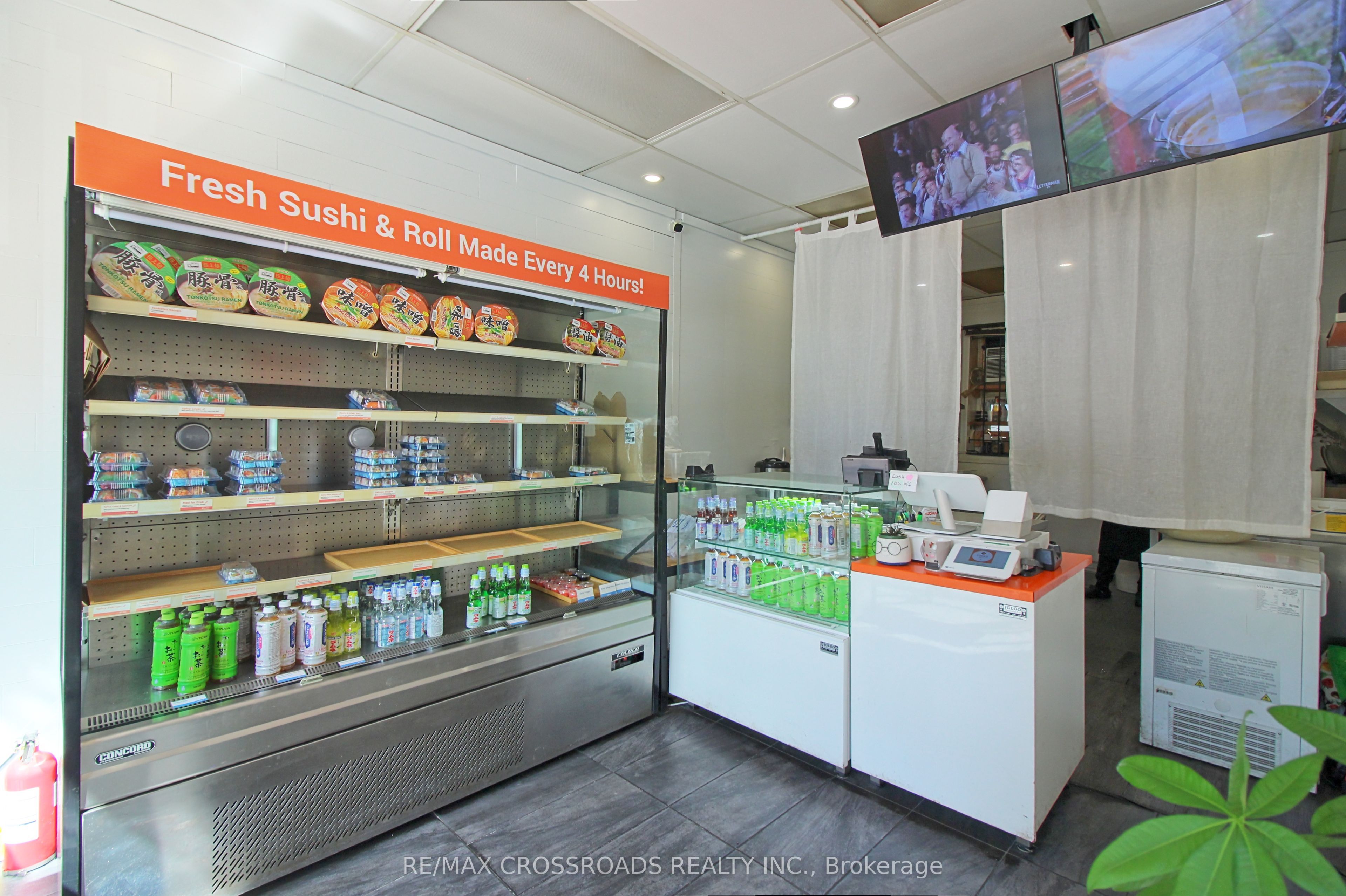 67 Roncesvalles Avenue Property Photo 4