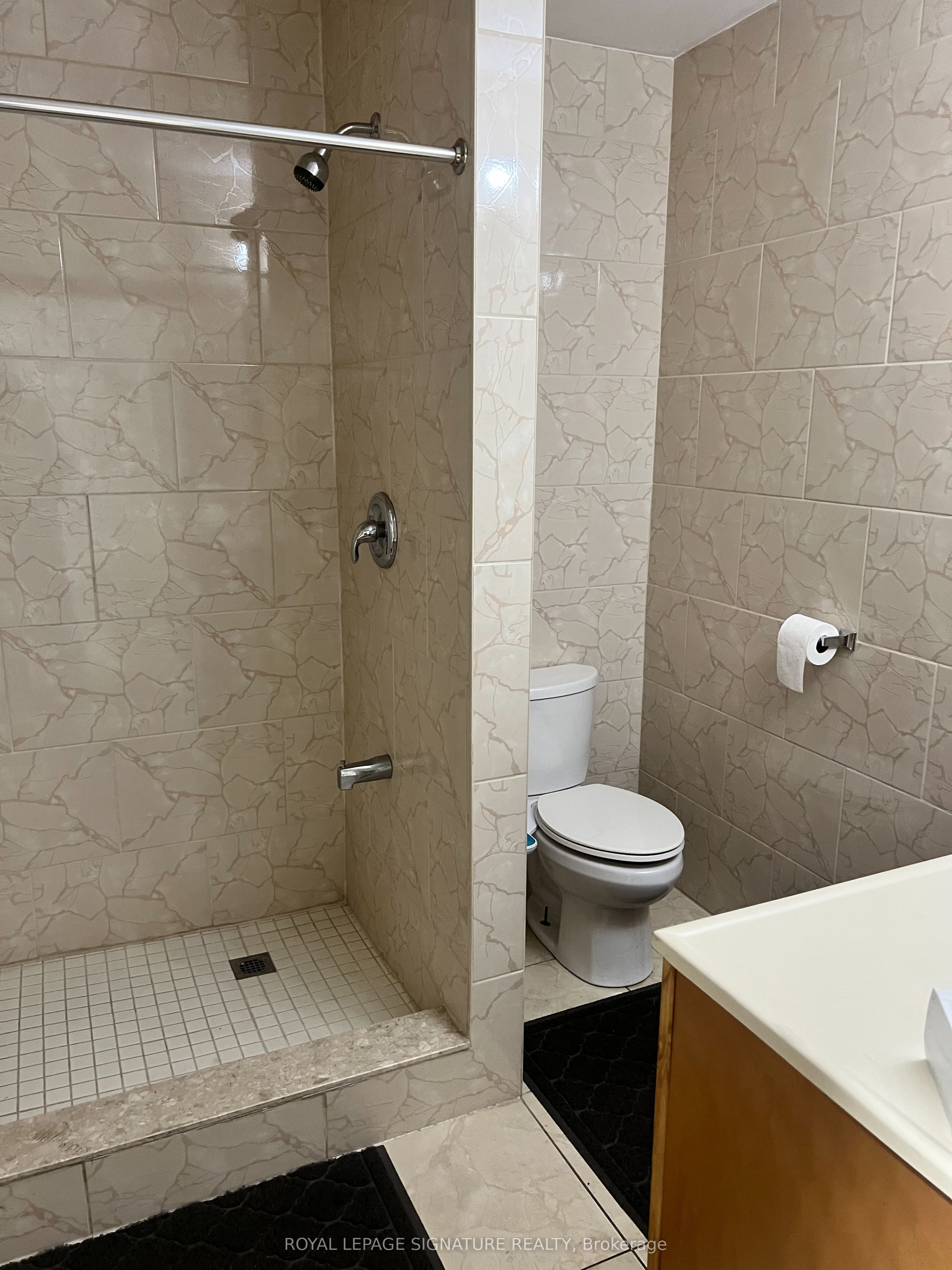 7171 Torbram Road 23 Property Photo 7
