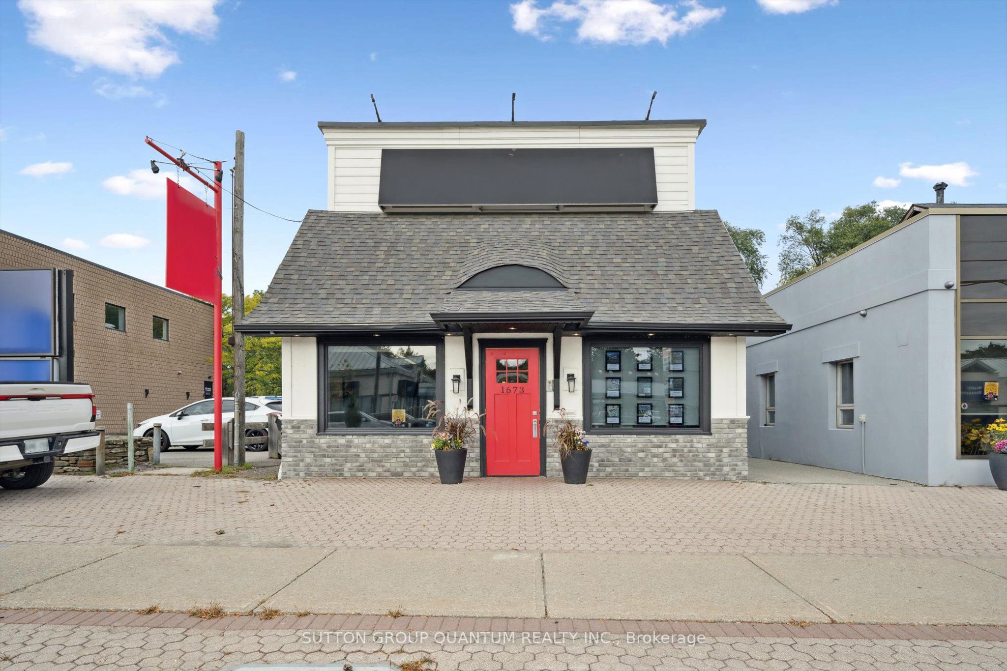 1673 Lakeshore Road W Property Photo 1