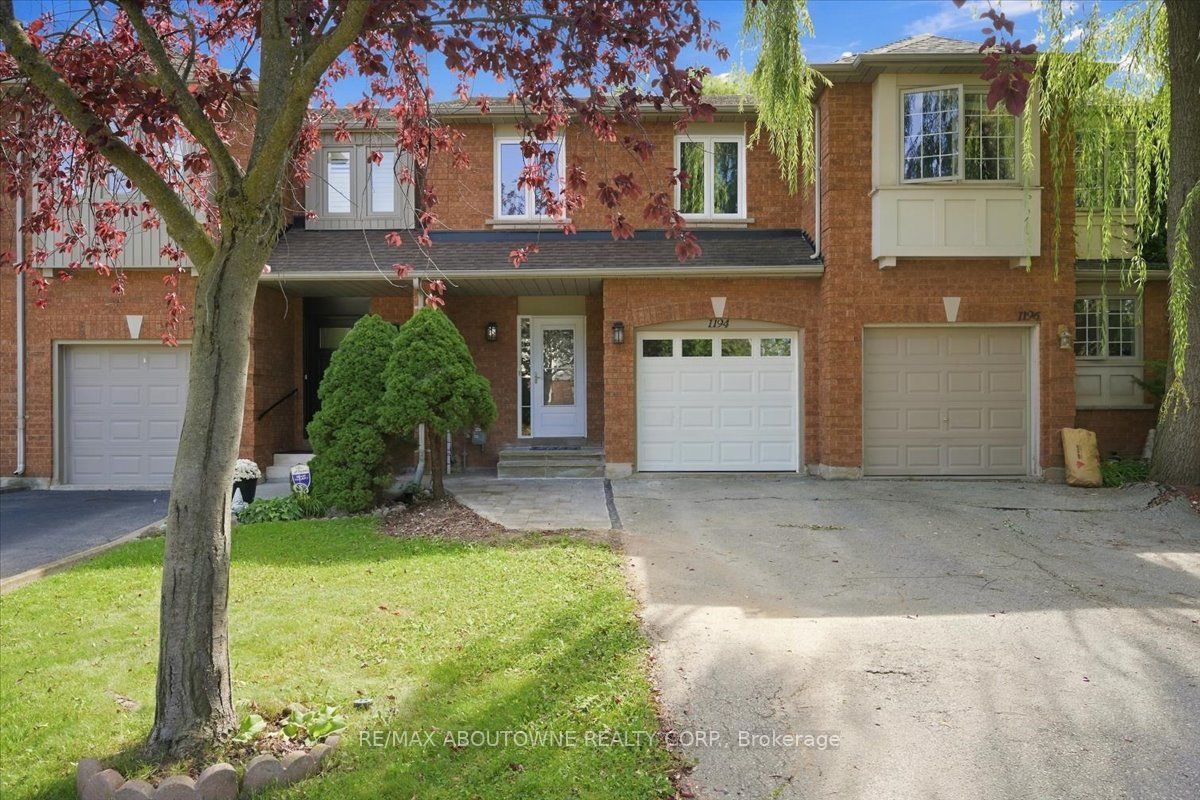 1194 Treetop Terrace Property Photo 3
