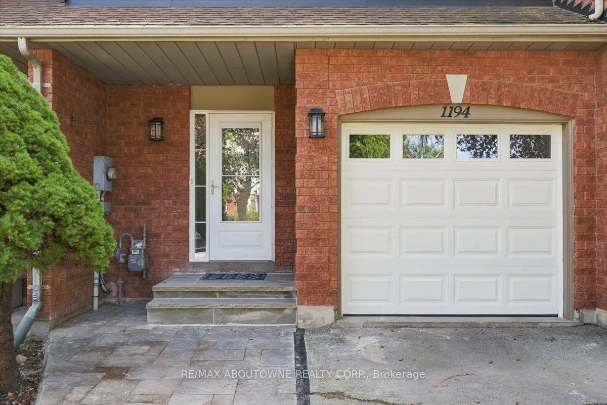 1194 Treetop Terrace Property Photo 4
