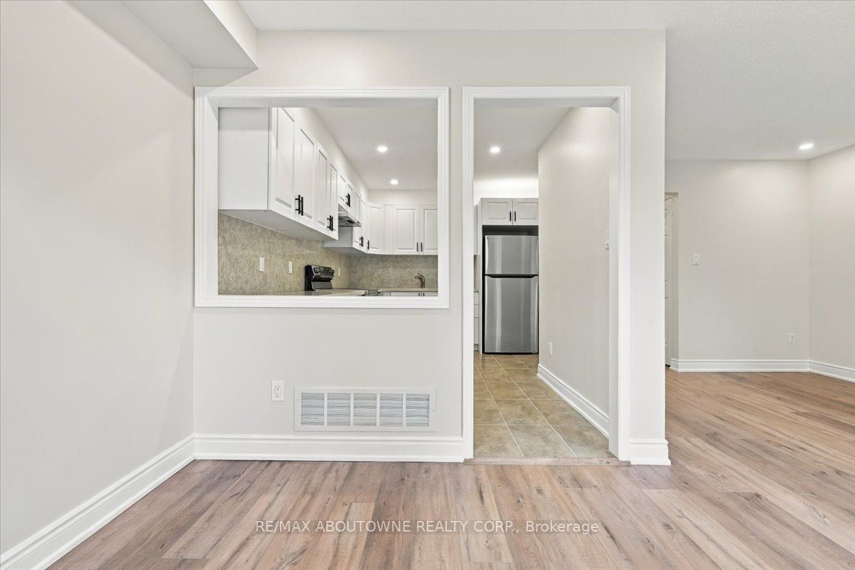 1194 Treetop Terrace Property Photo 17