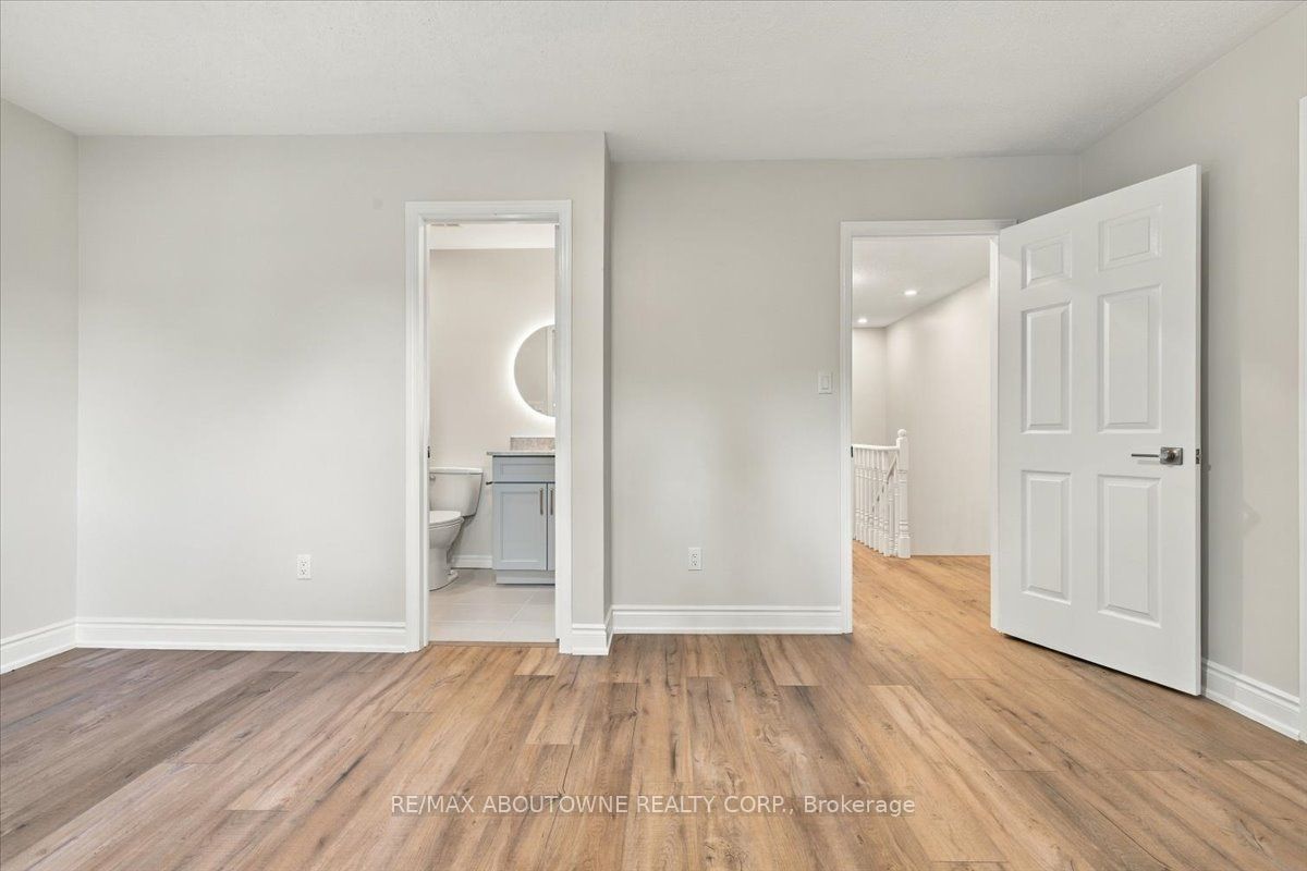 1194 Treetop Terrace Property Photo 23