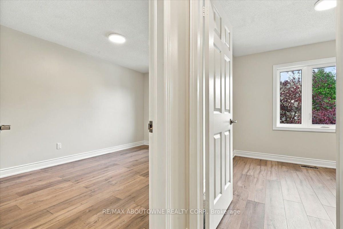 1194 Treetop Terrace Property Photo 26