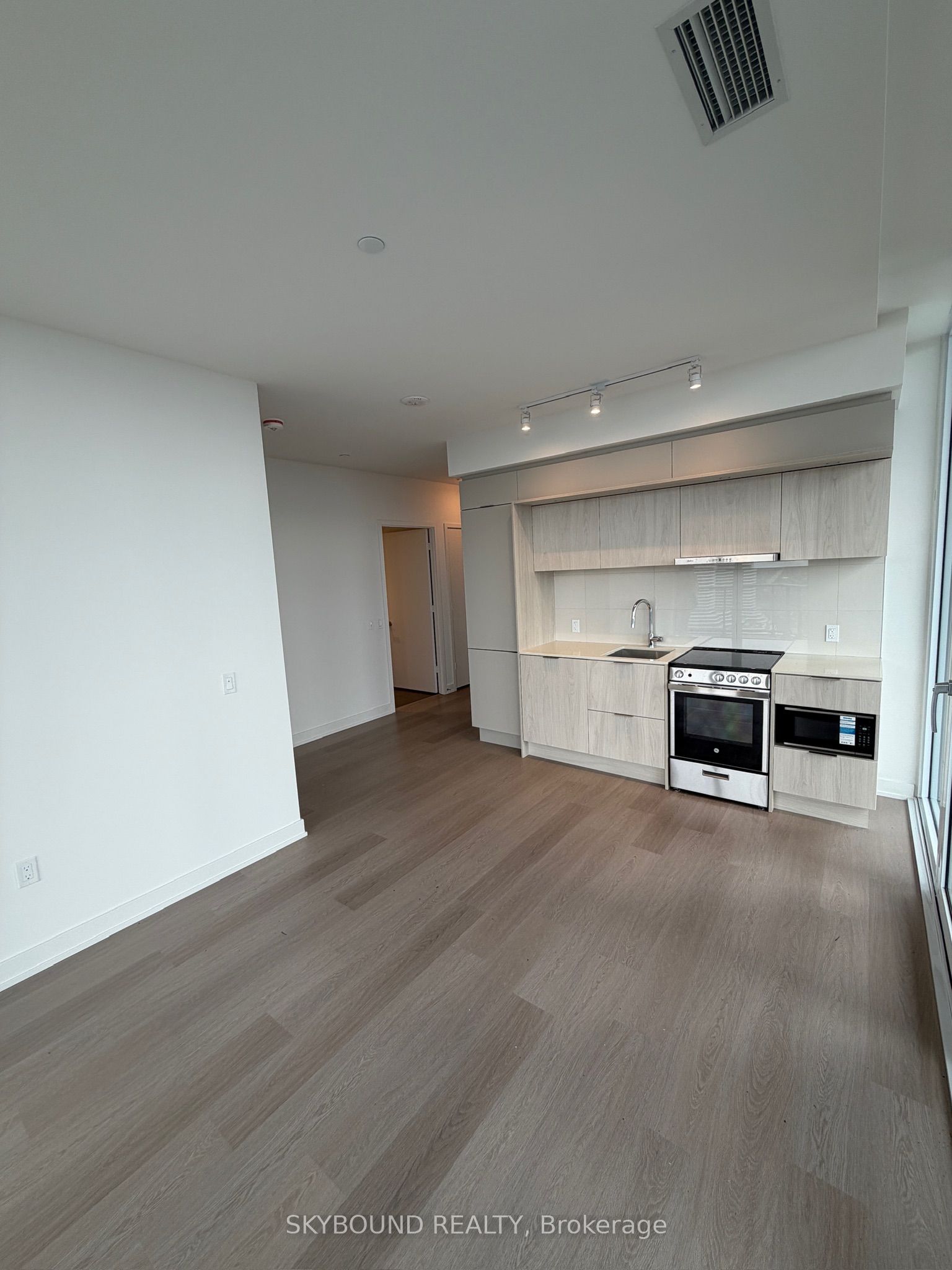 448 Burnhamthorpe Road W 2902 Property Photo 17
