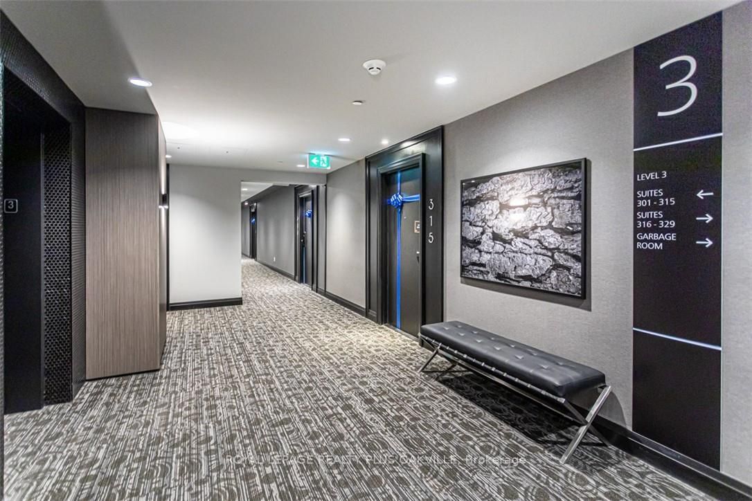 95 Dundas Street W 306 Property Photo 10
