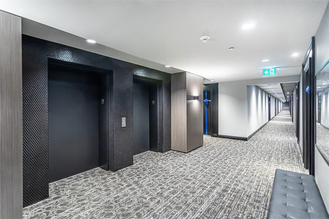 95 Dundas Street W 306 Property Photo 11