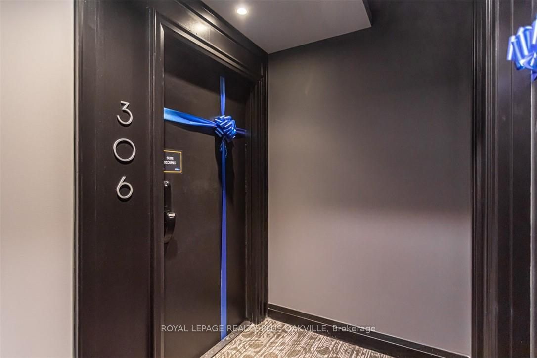 95 Dundas Street W 306 Property Photo 12