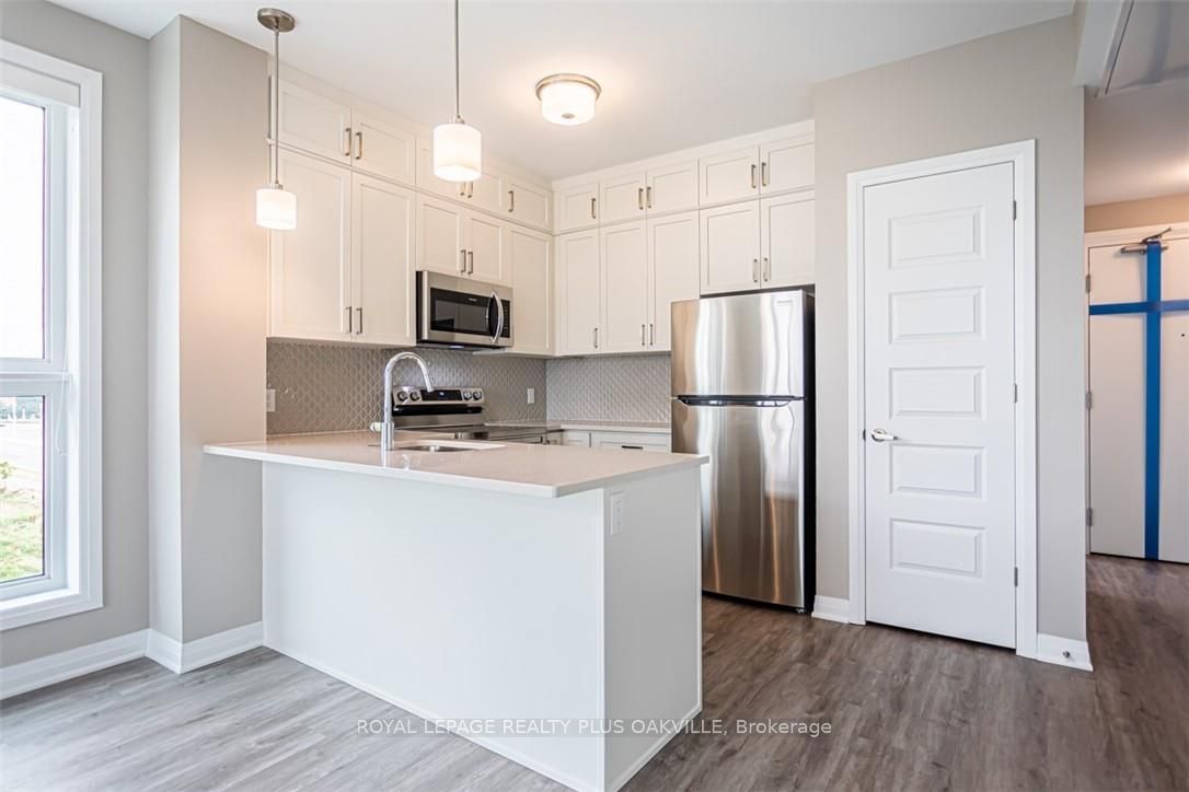 95 Dundas Street W 306 Property Photo 16