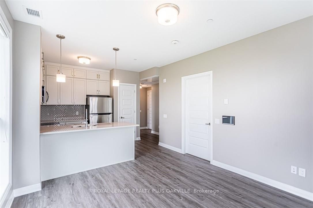 95 Dundas Street W 306 Property Photo 18